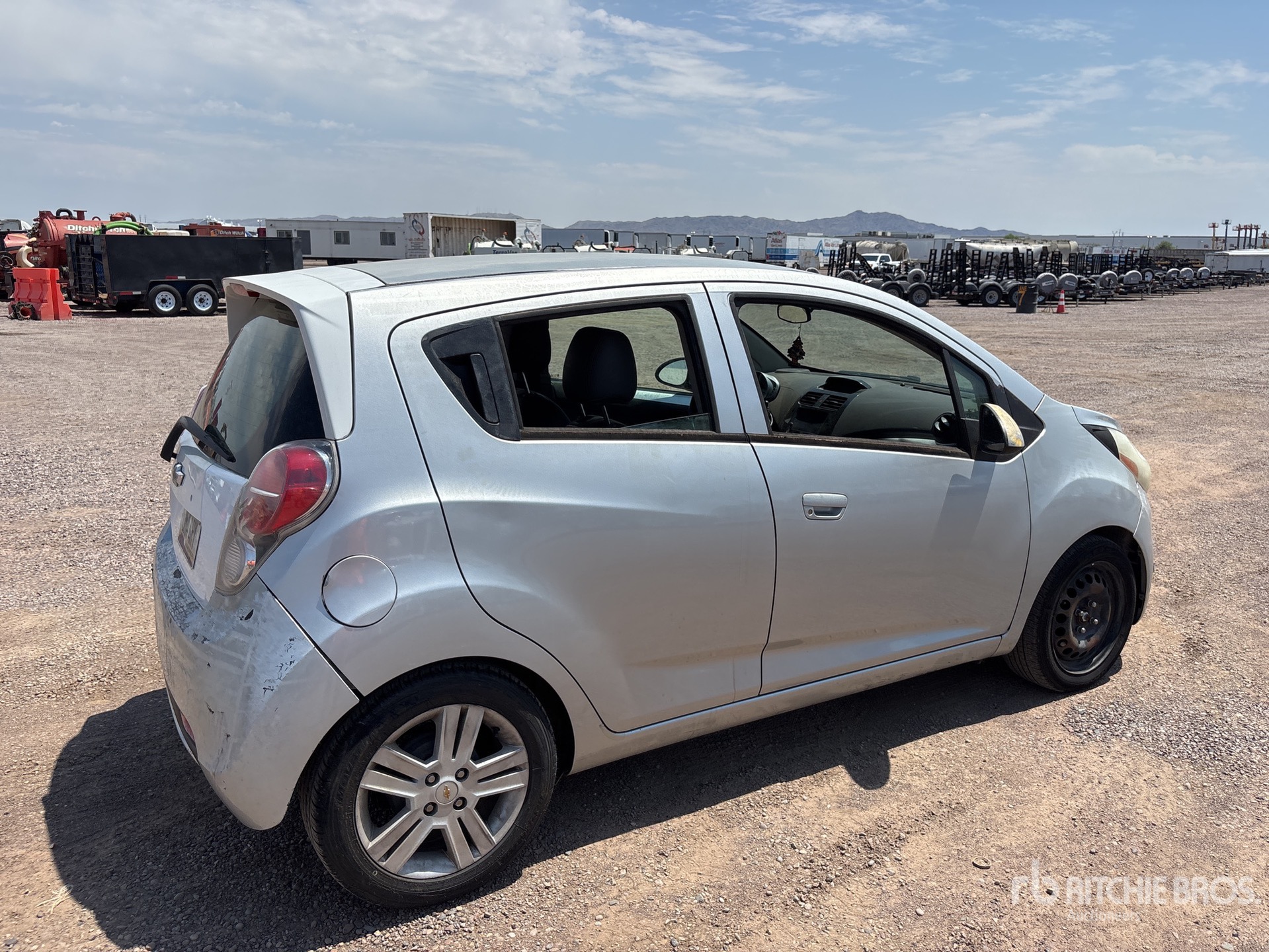 General Appearance with Picture, Right Rear Corner
