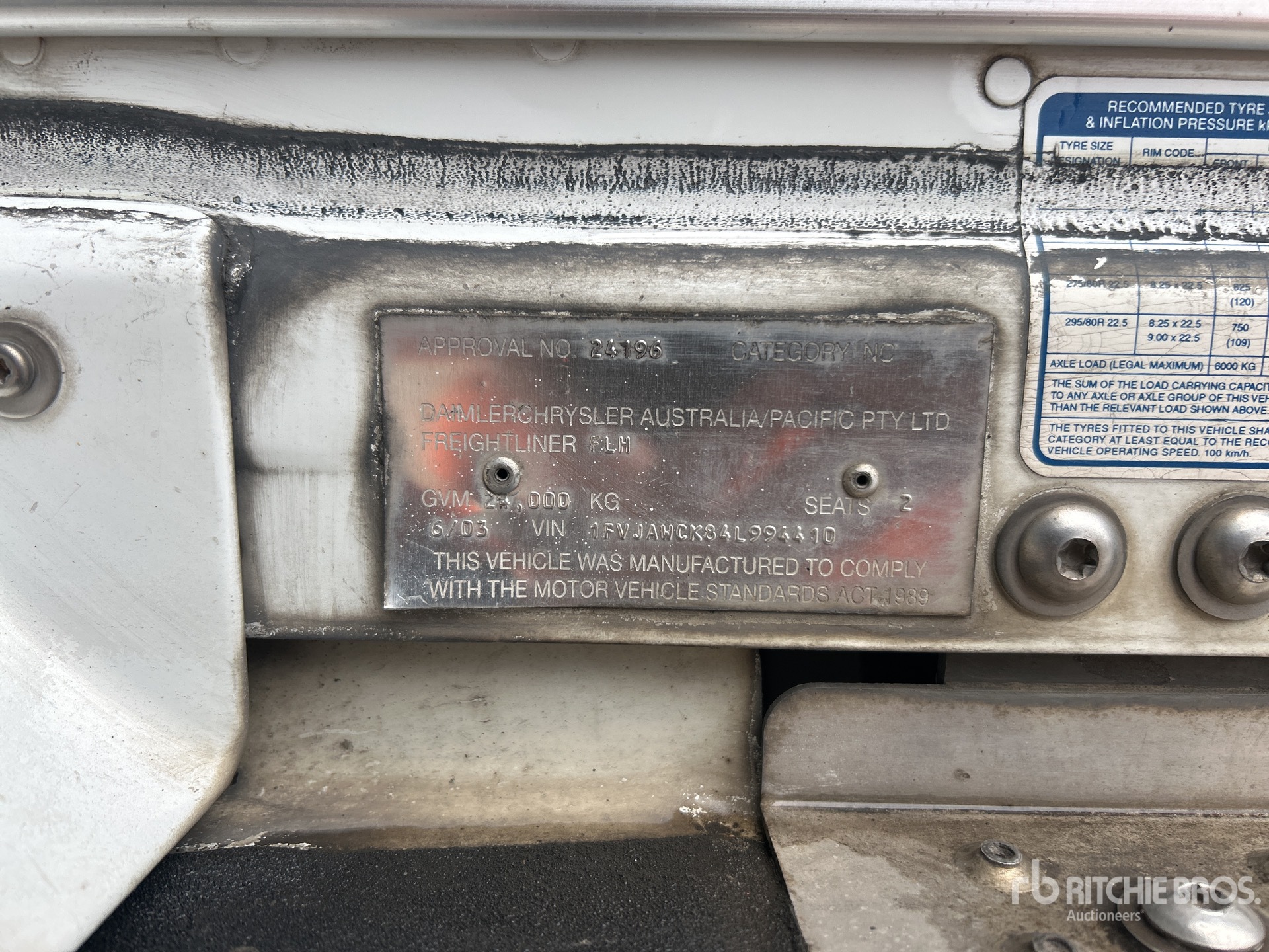 General Appearance with Numéro de série/Numéro d'identification du véhicule automobile