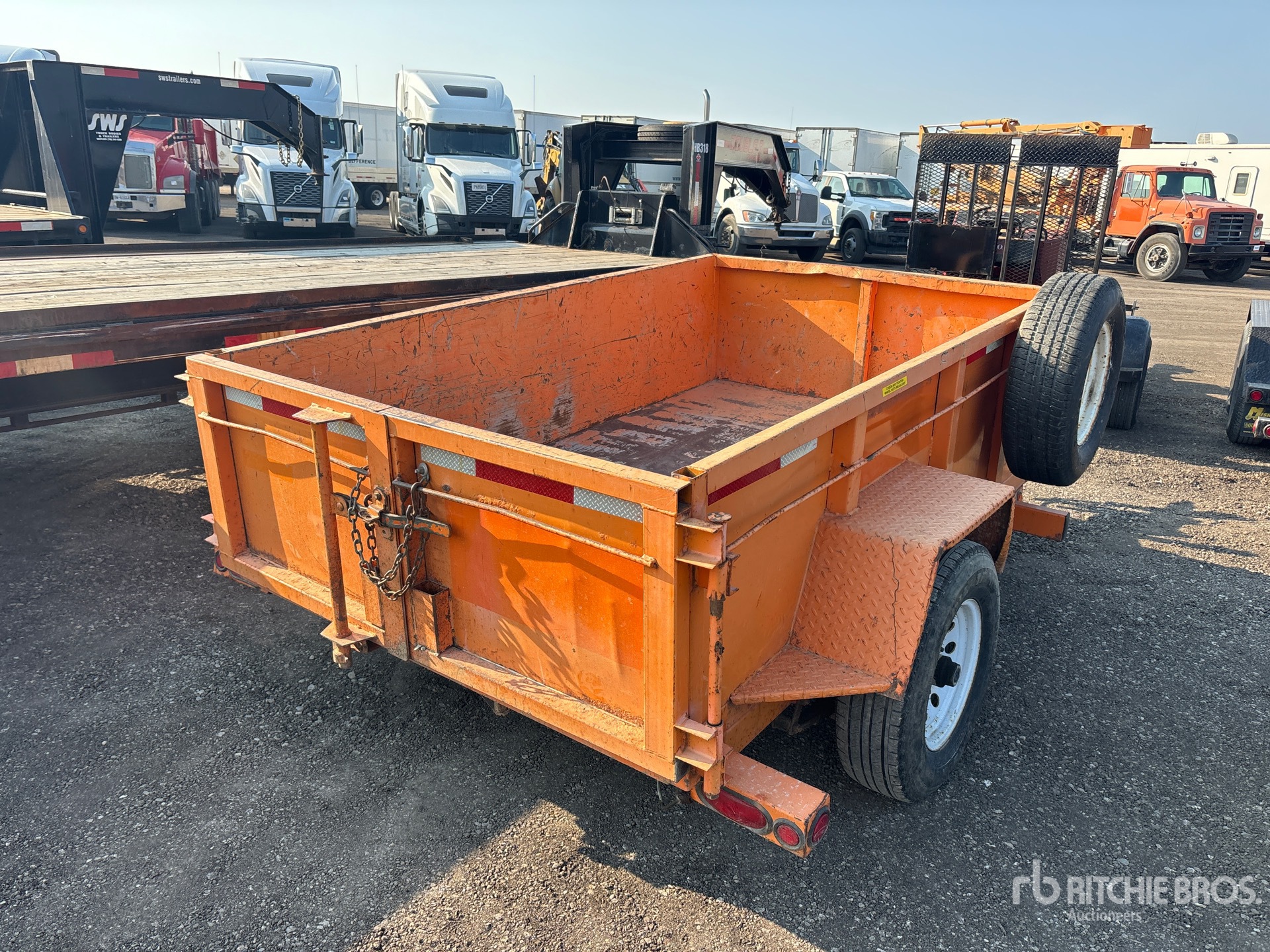 General Appearance with Picture, Right Rear Corner
