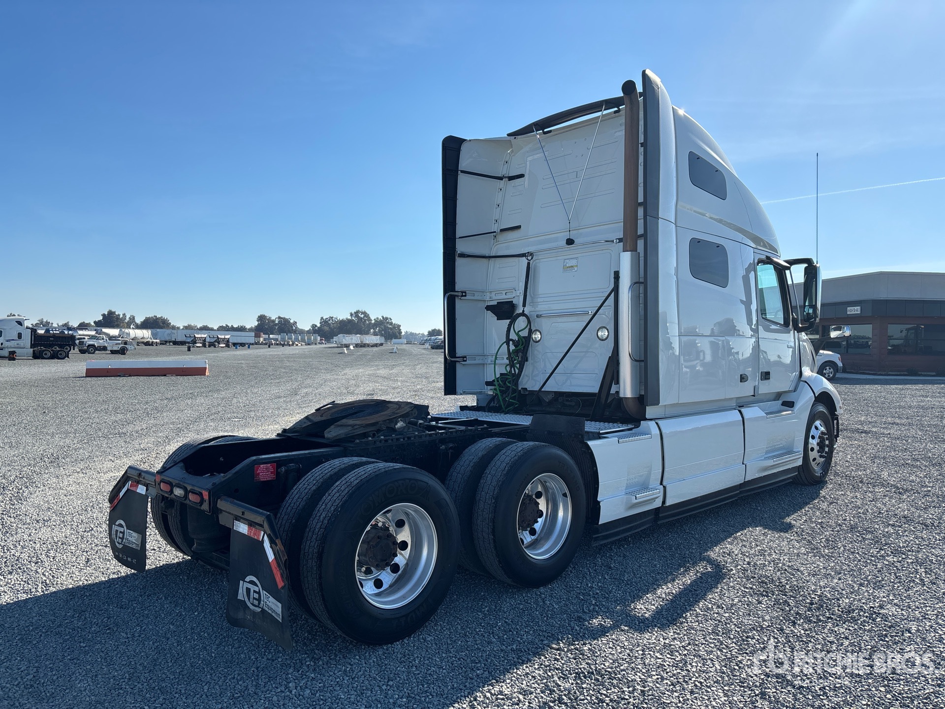 General Appearance with Bild, Ecke hinten rechts