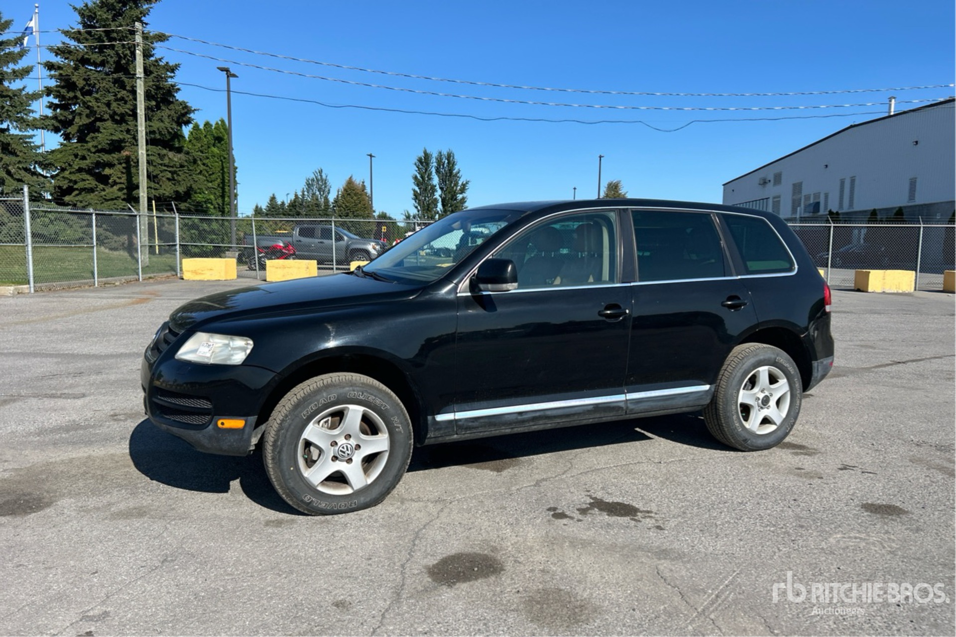 General Appearance with Picture, Left Front Corner