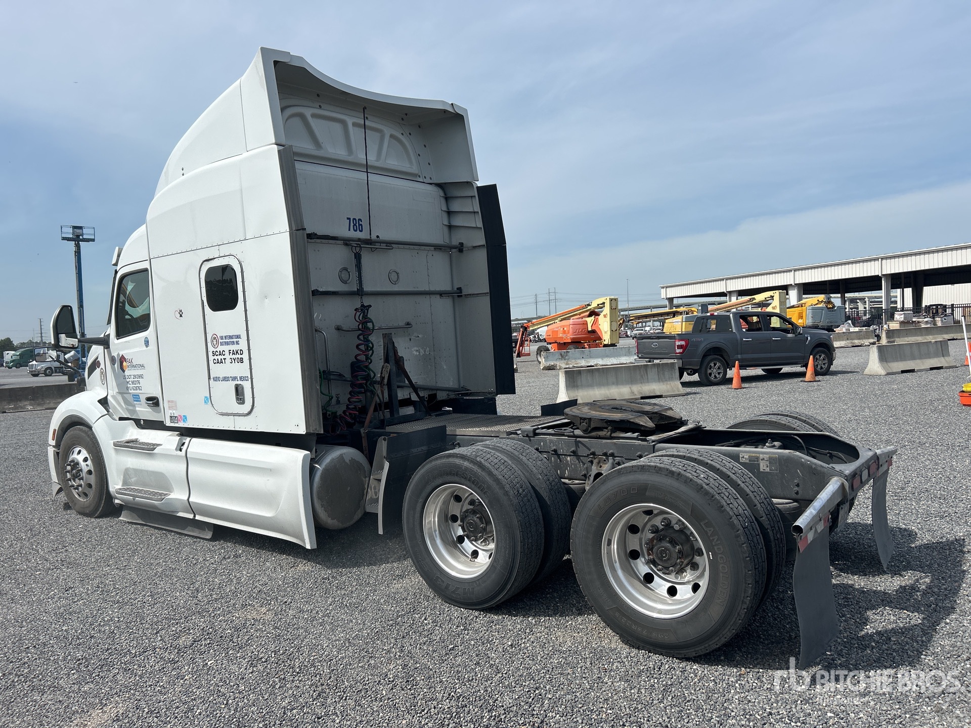 General Appearance with Picture, Left Rear Corner