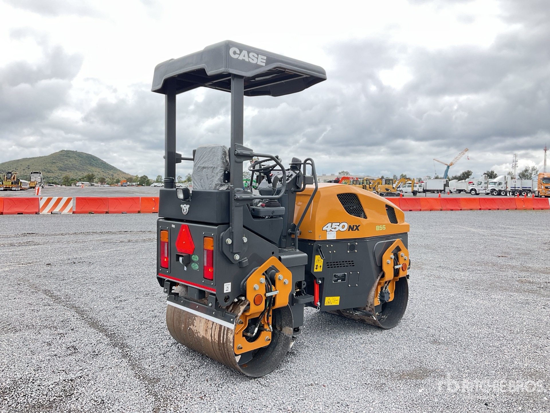 Aspect général with Image, coin arrière droit