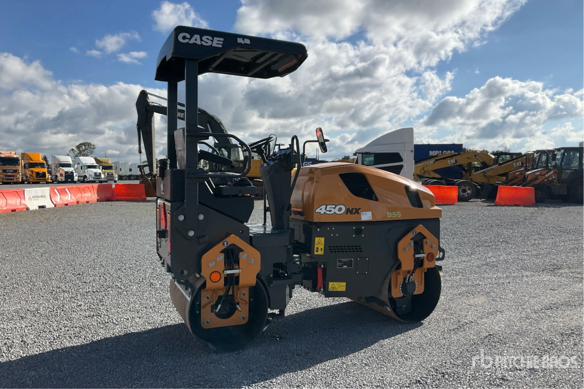 Aspect général with Image, coin arrière droit