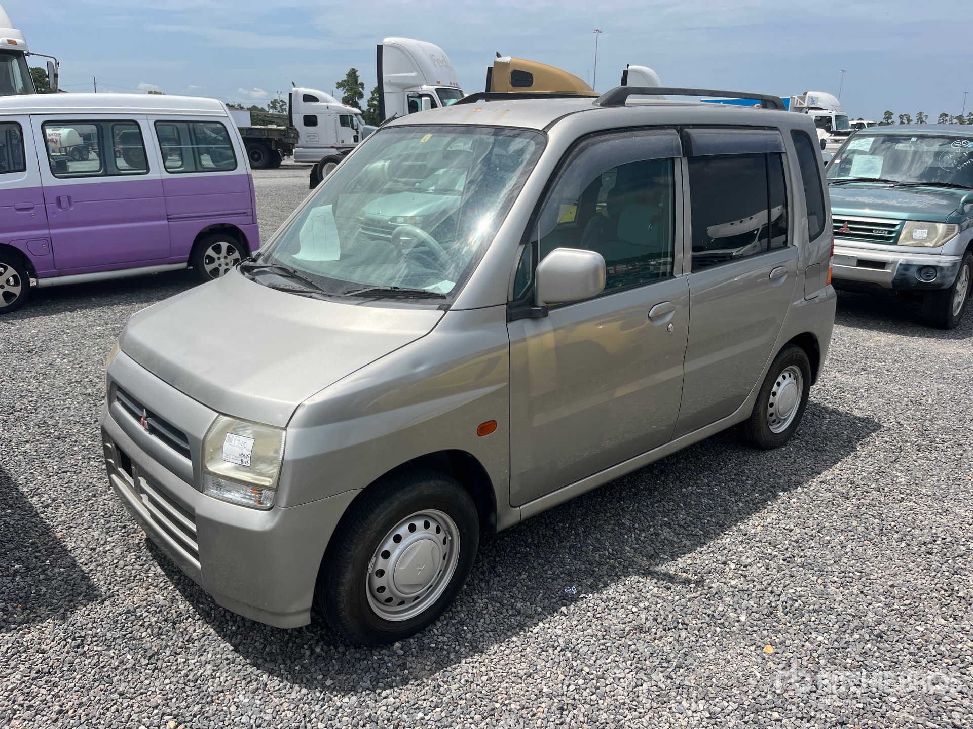 General Appearance with Picture, Left Front Corner
