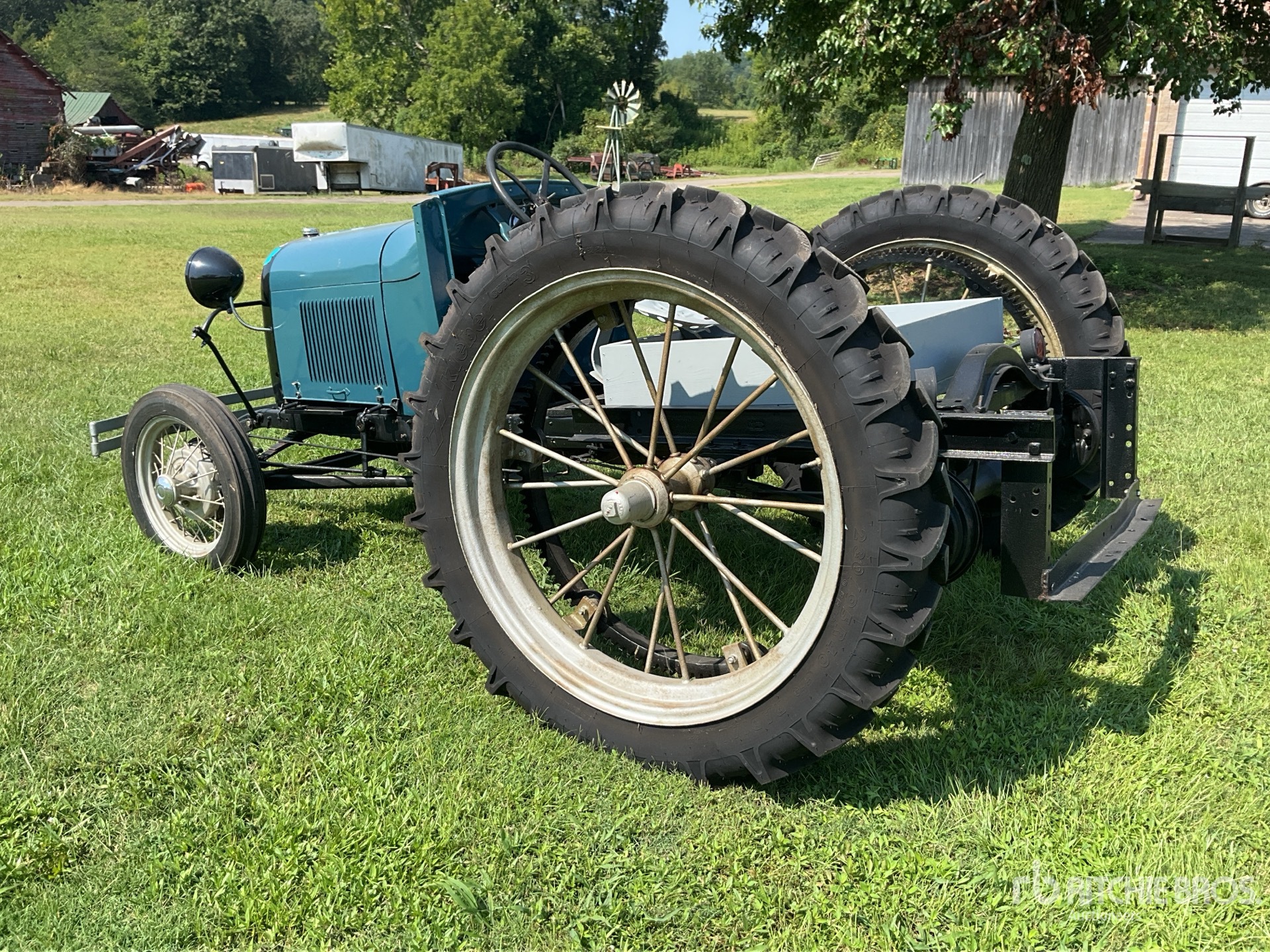 General Appearance with Picture, Left Rear Corner