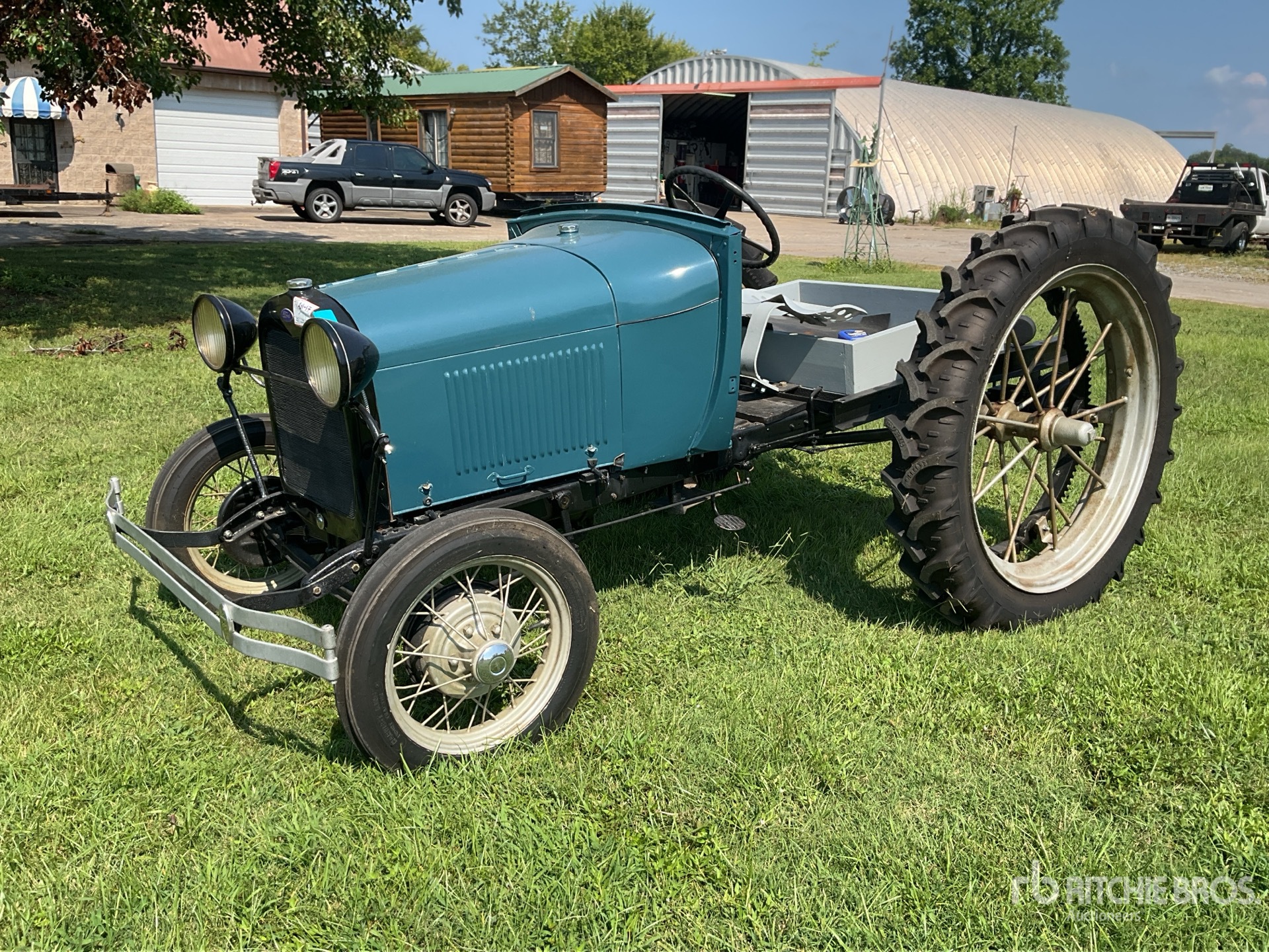 General Appearance with Picture, Left Front Corner