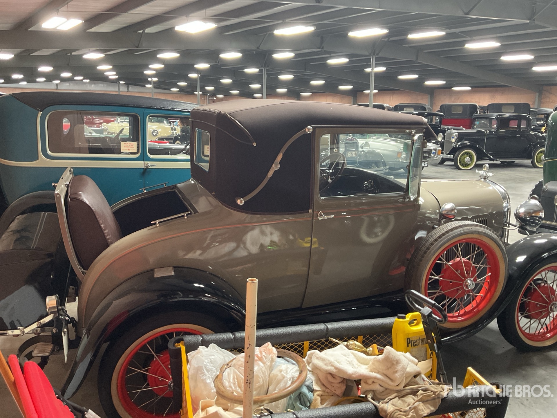 General Appearance with Picture, Right Rear Corner