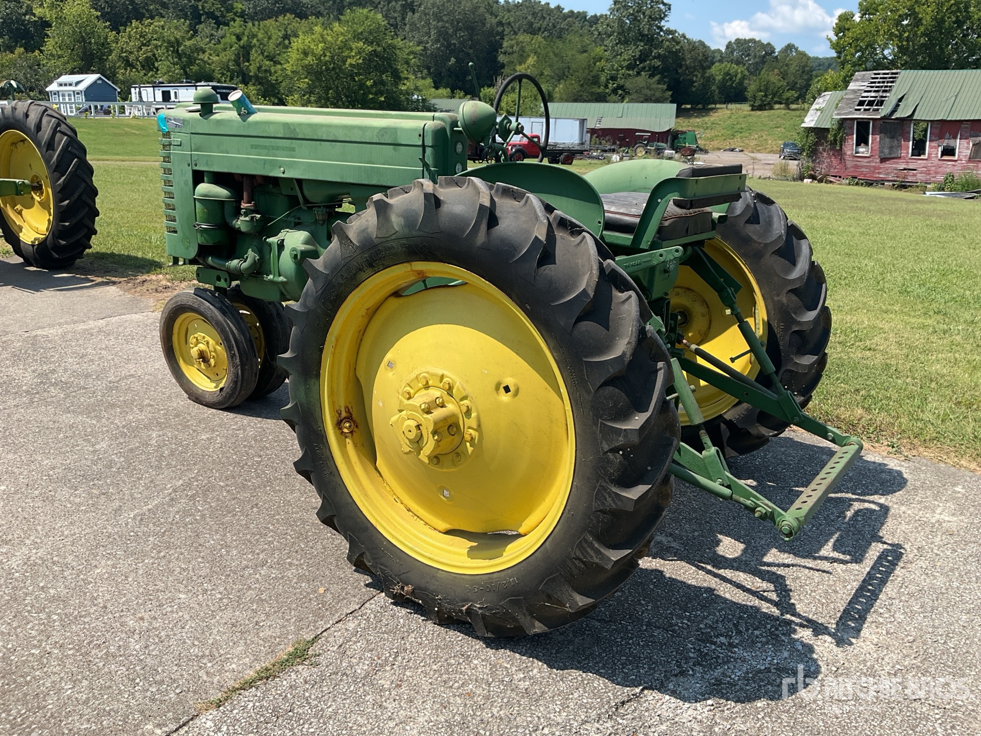General Appearance with Picture, Left Rear Corner