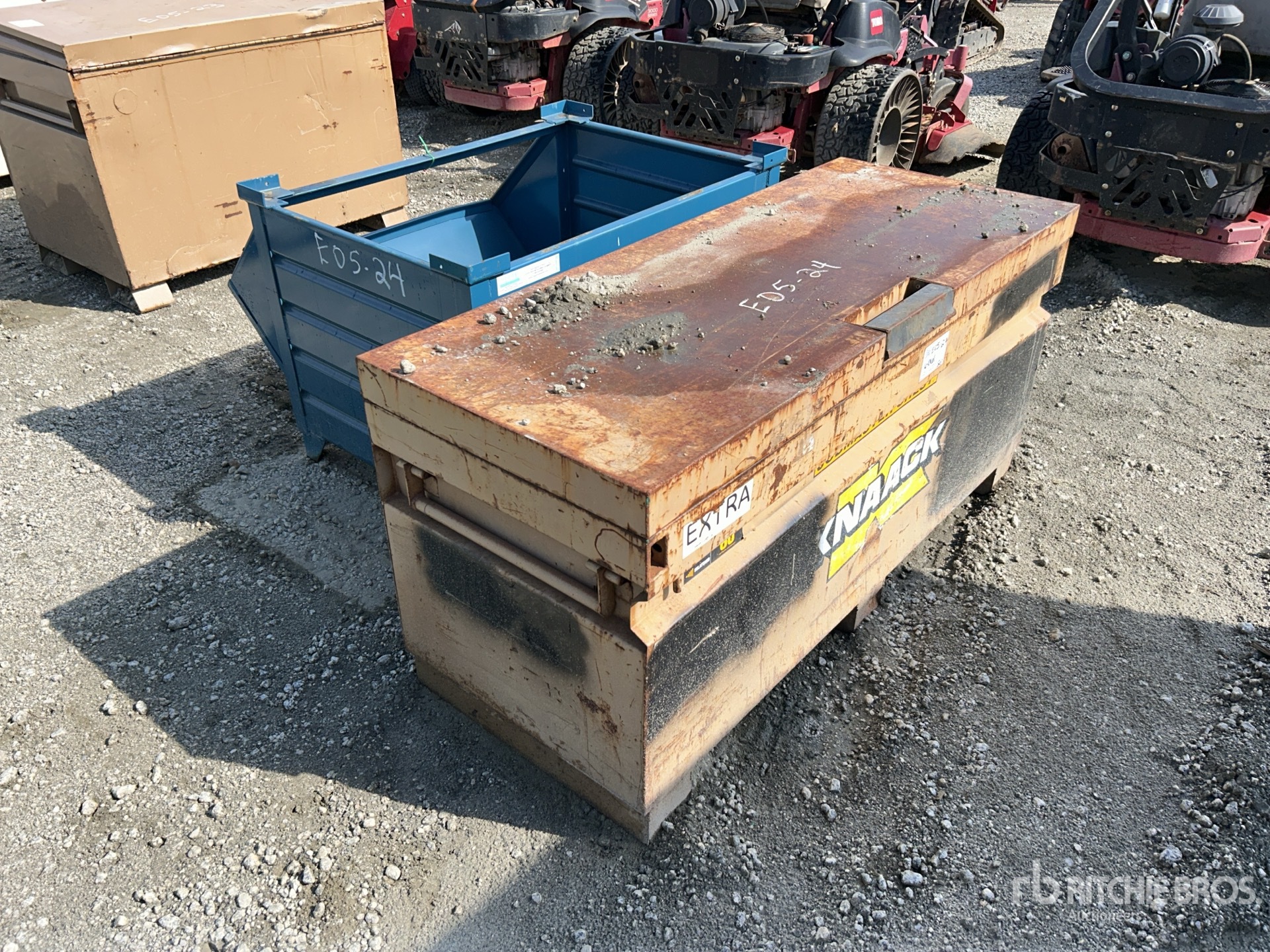 General Appearance with Picture, Right Front Corner