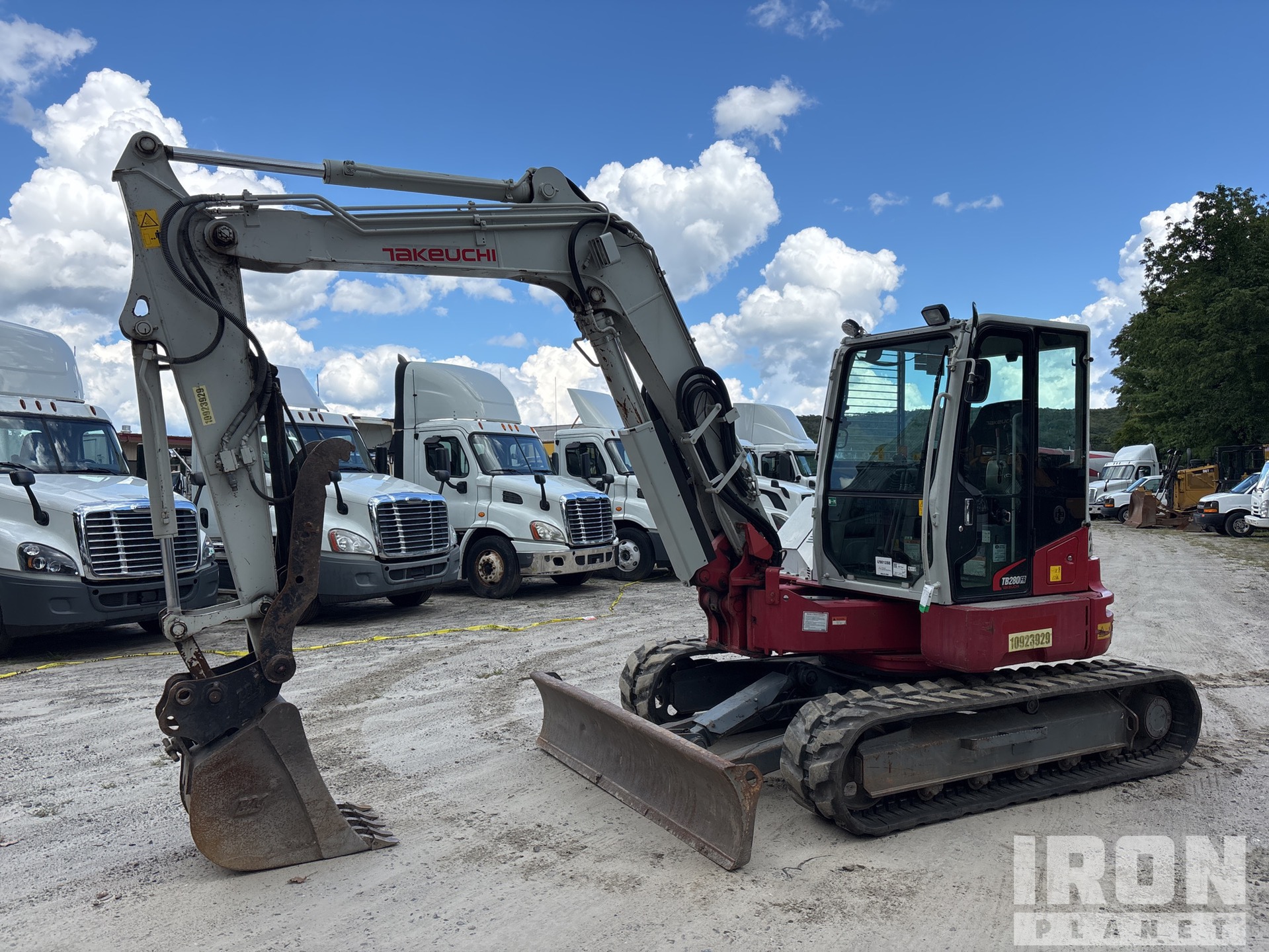 General Appearance with Picture, Left Front Corner