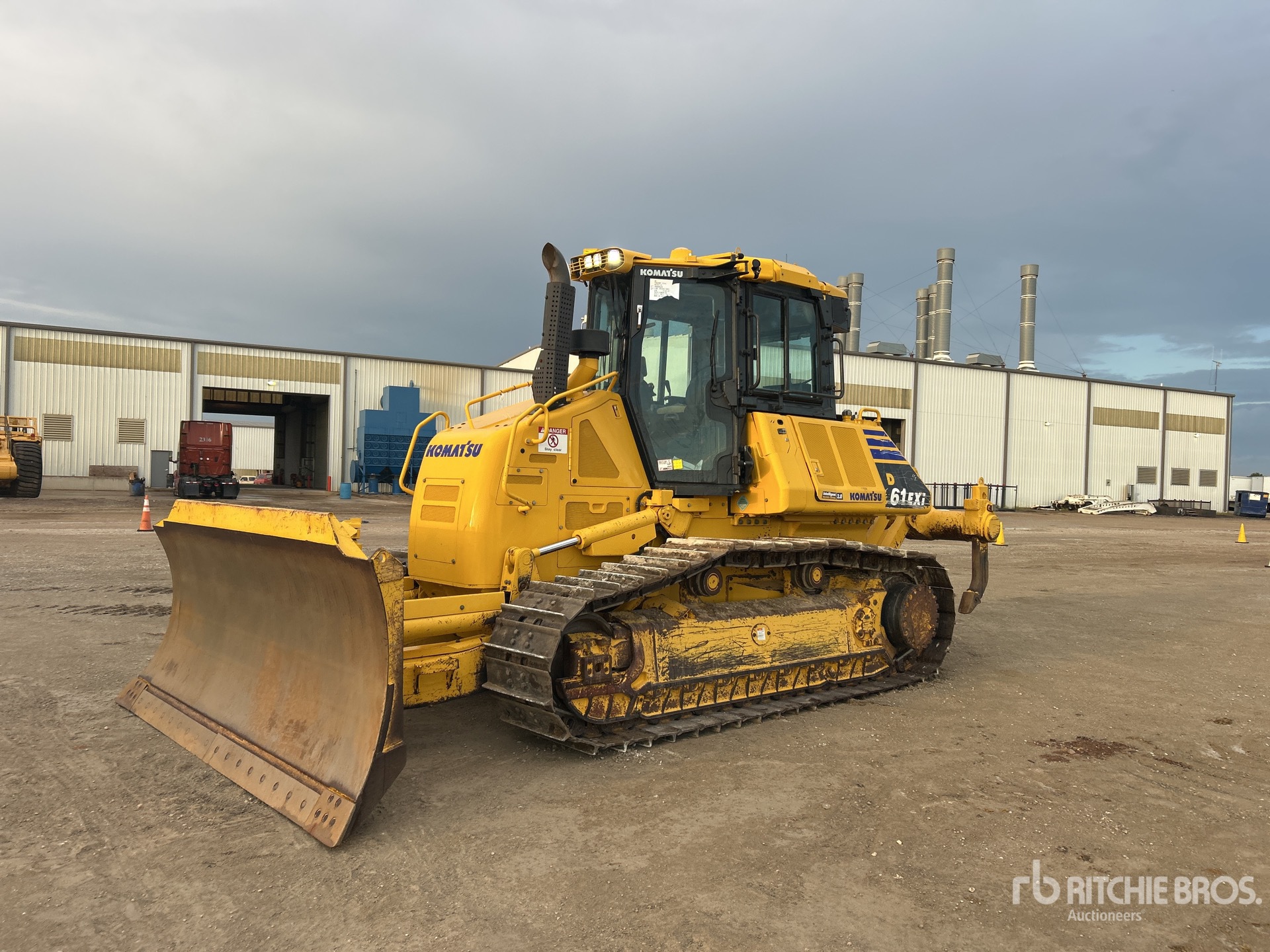 TOPADOR FRONTAL 2021 KOMATSU D61EXI24