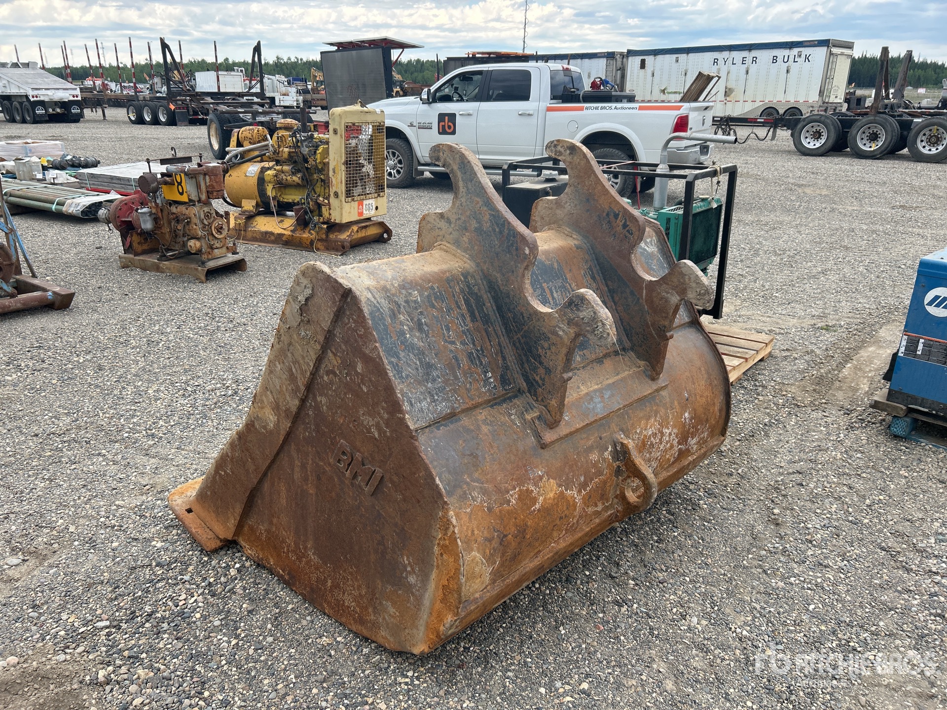 General Appearance with Picture, Left Rear Corner