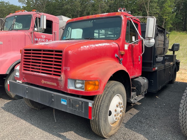 1991 International 4900 4x2 Asphalt Distributor Truck (Inoperable)