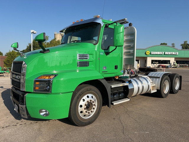 2020 Mack Anthem AN64T 6x4 T/A Day Cab Truck Tractor