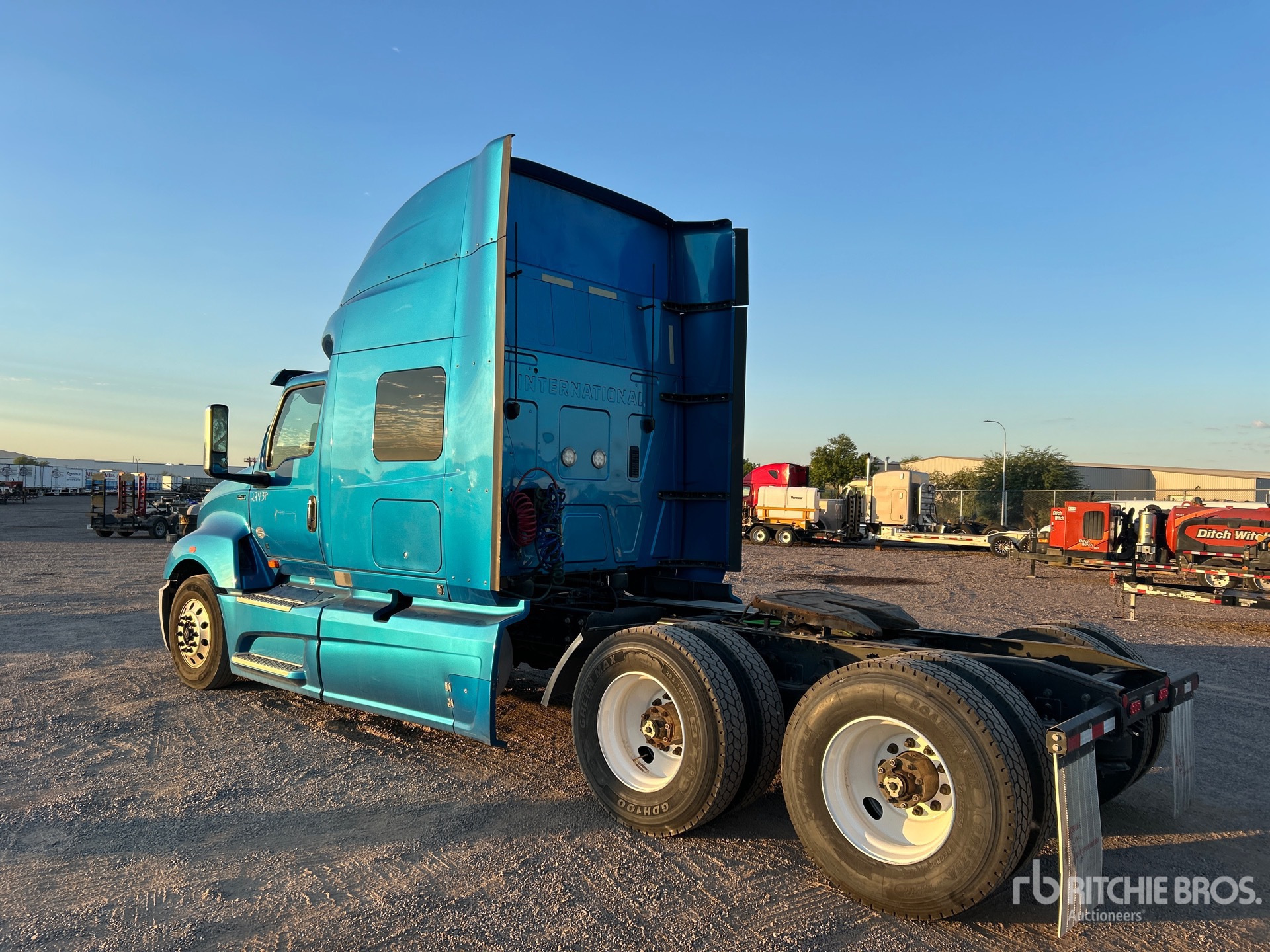 General Appearance with Picture, Left Rear Corner