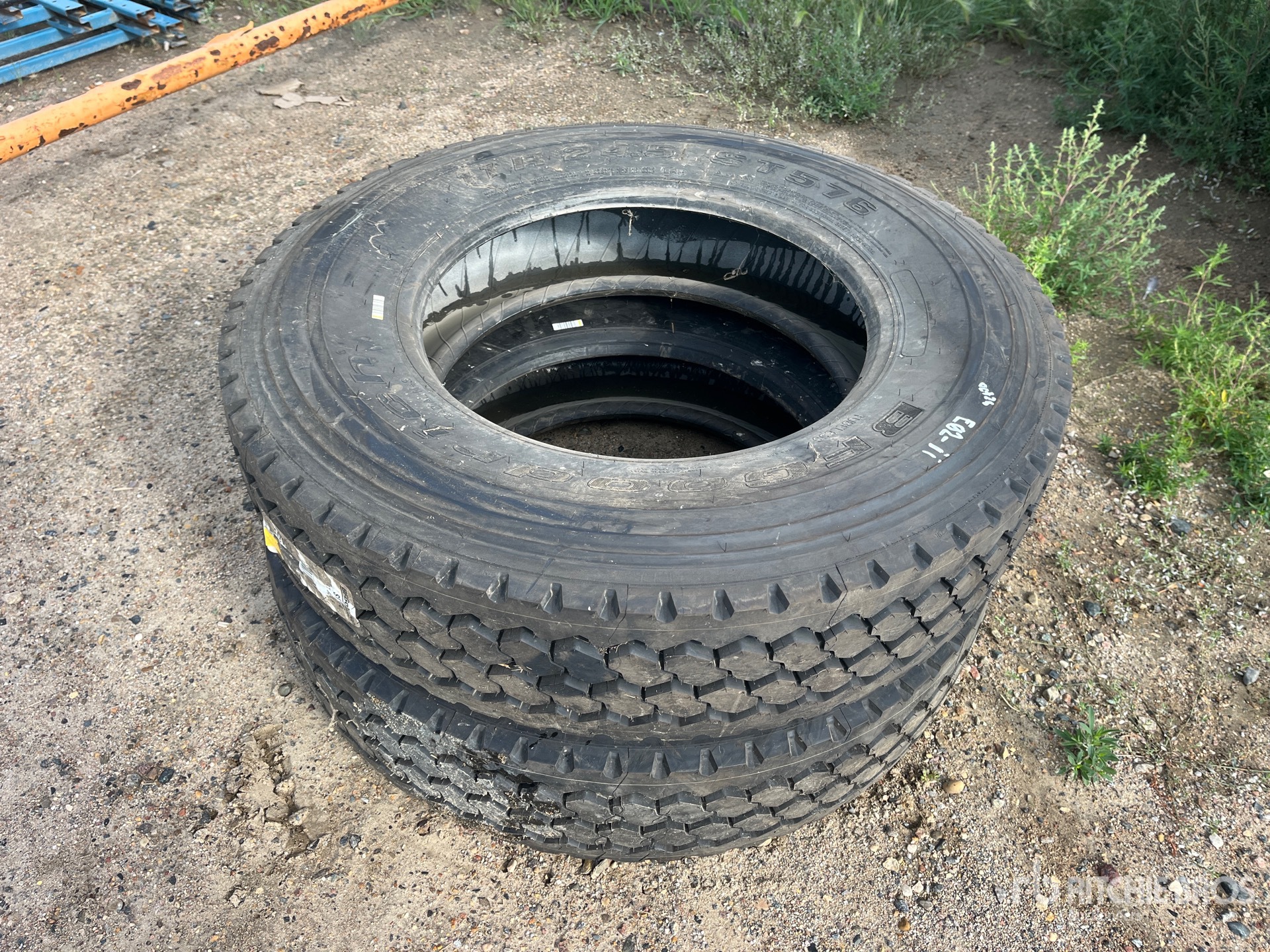 General Appearance with Picture, Left Front Corner