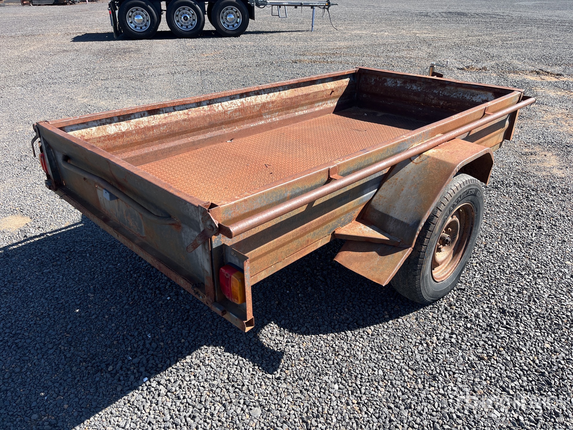 General Appearance with Picture, Left Rear Corner