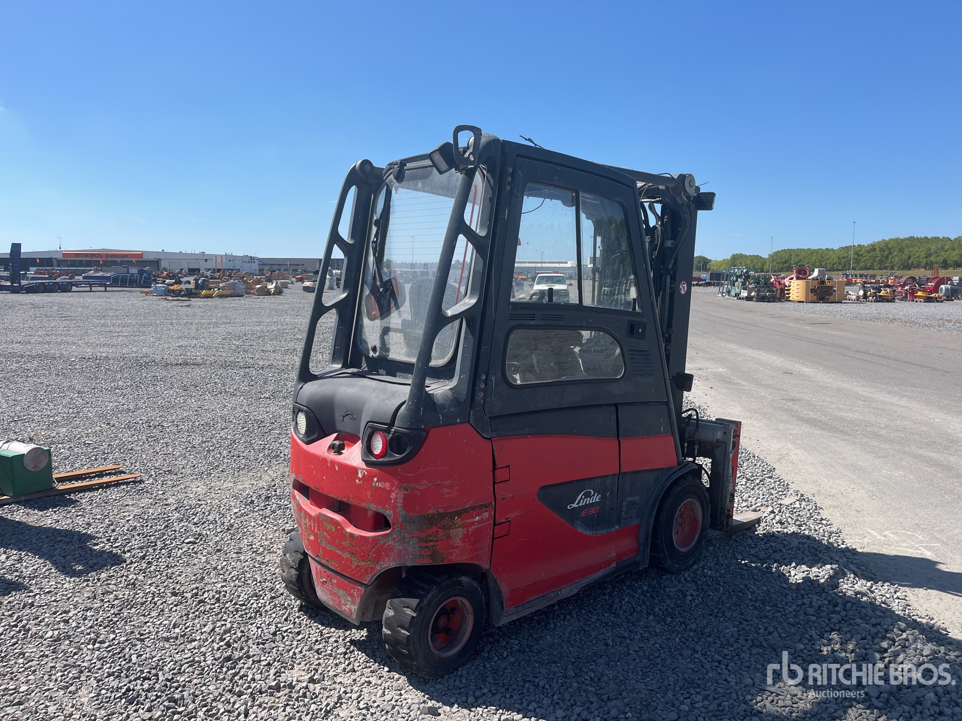 General Appearance with Picture, Right Rear Corner