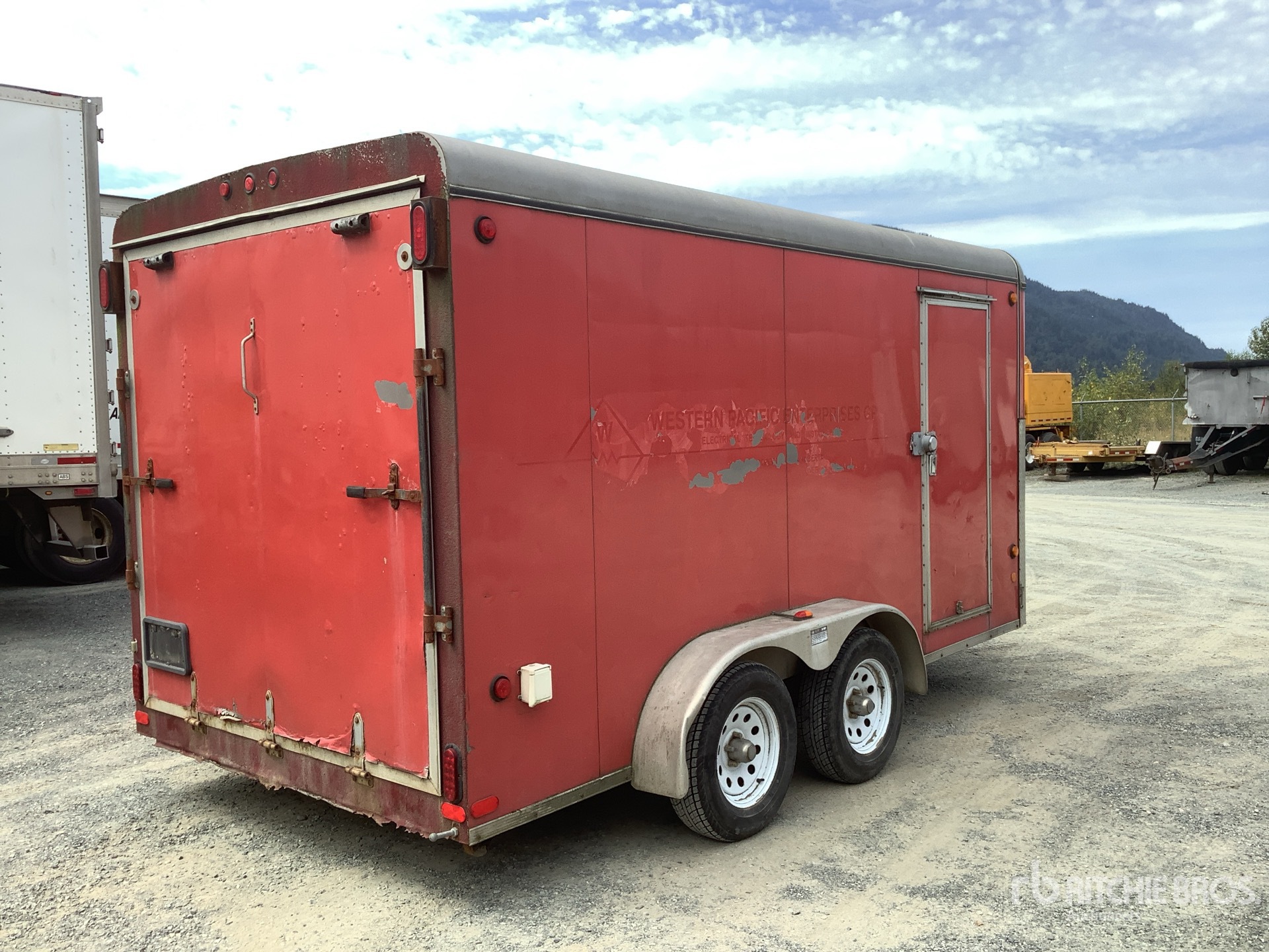 General Appearance with Picture, Right Rear Corner