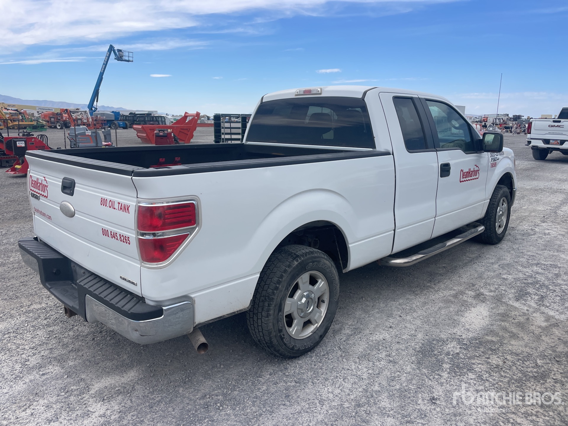 General Appearance with Picture, Right Rear Corner
