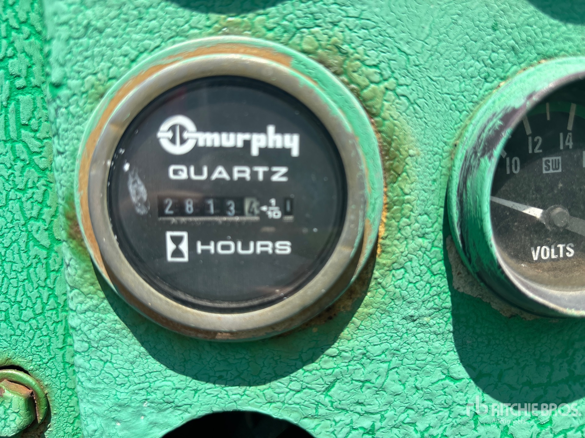 General Appearance with Hour Meter / Odometer