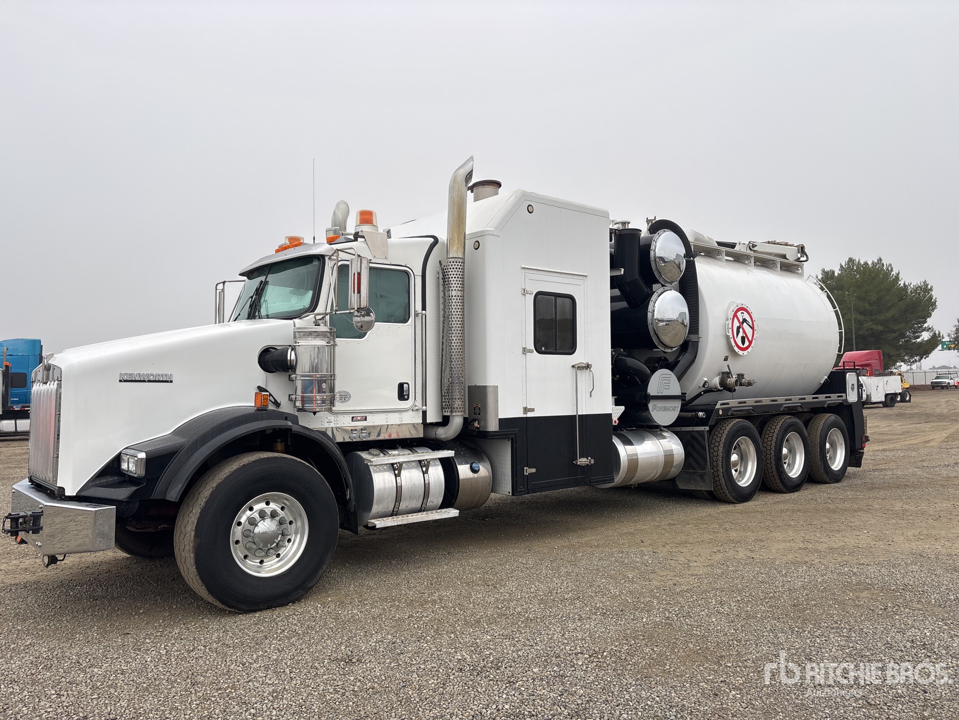 General Appearance with Featured Photo