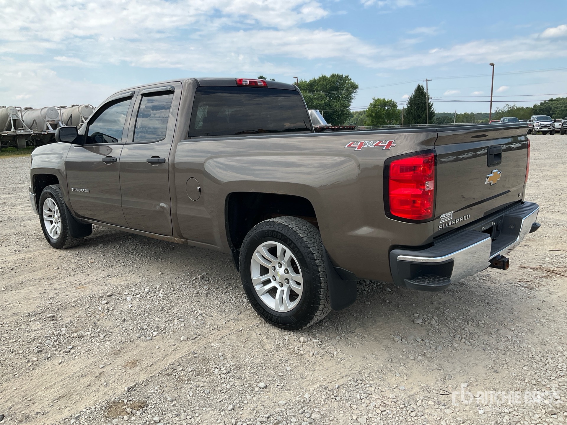 General Appearance with Picture, Left Rear Corner