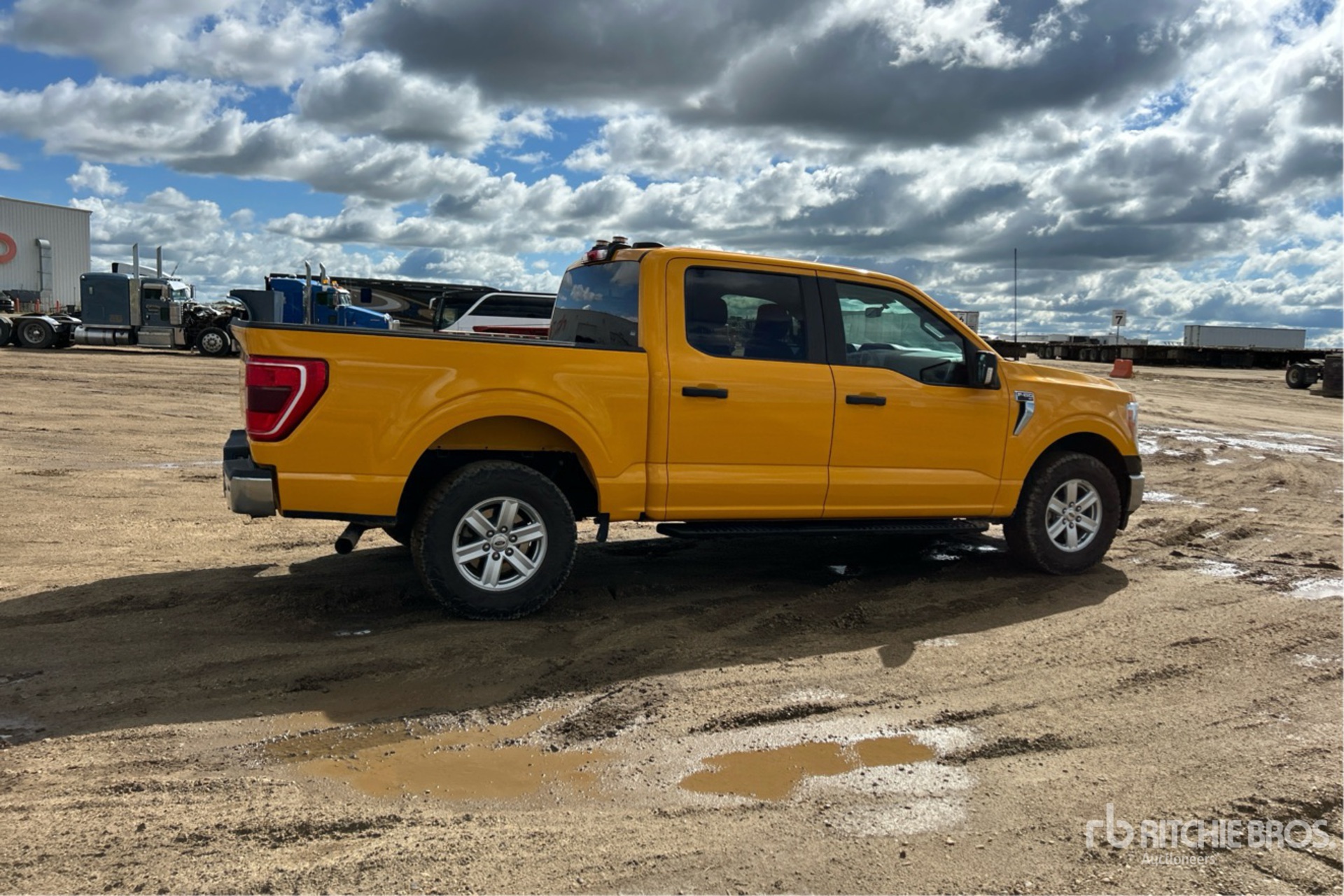 General Appearance with Picture, Right Rear Corner