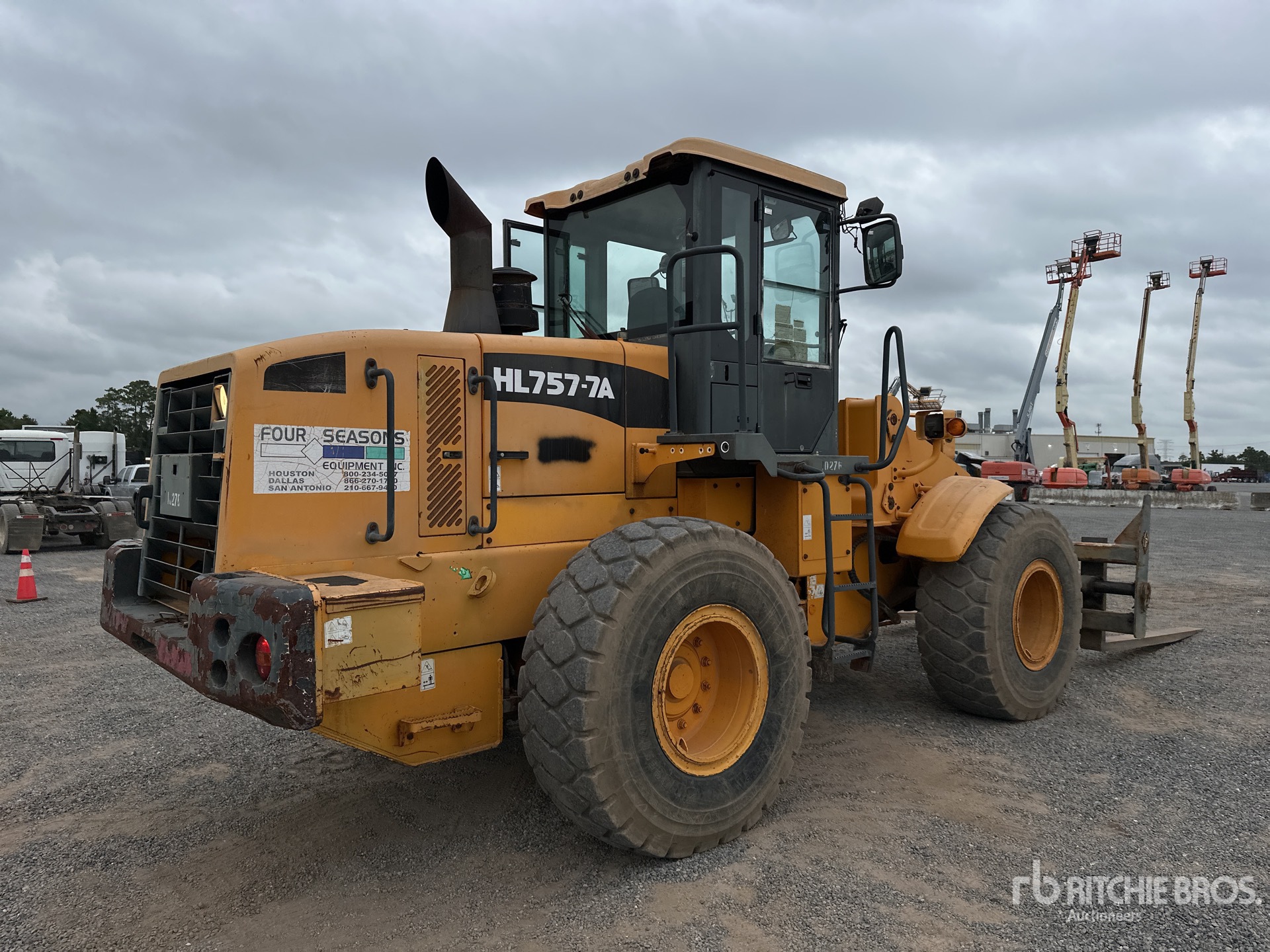 General Appearance with Picture, Right Rear Corner