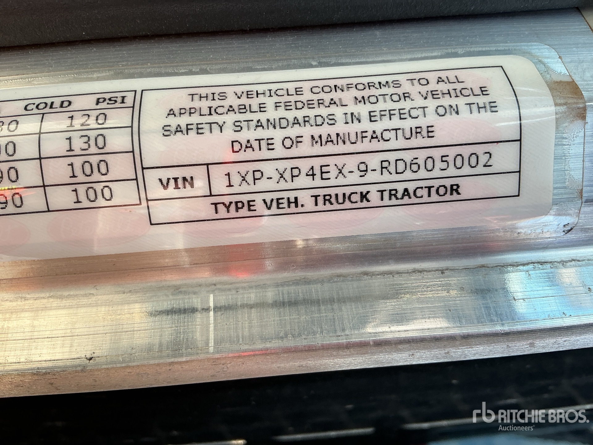 General Appearance with Numéro de série/Numéro d'identification du véhicule automobile