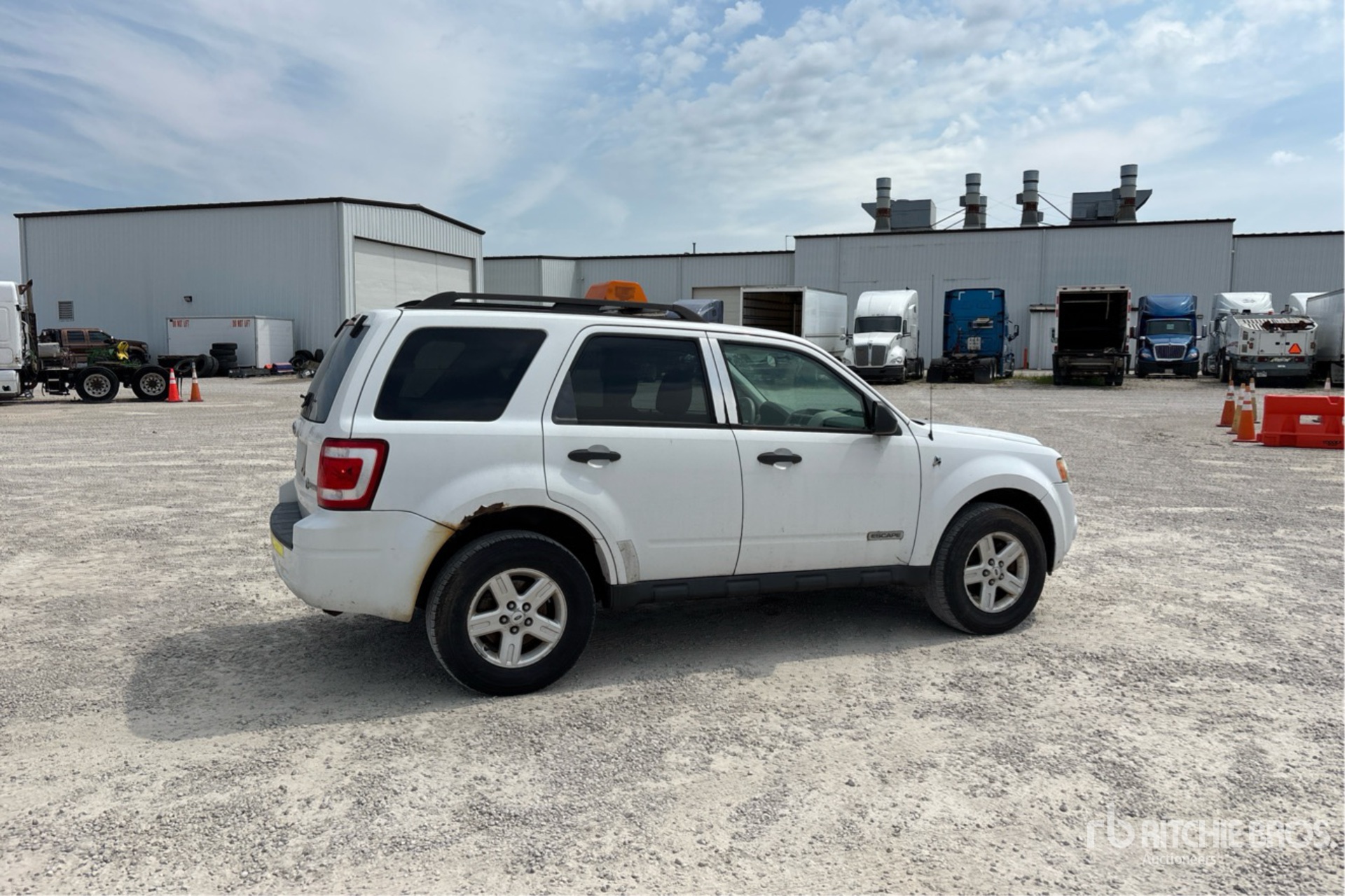 General Appearance with Picture, Right Rear Corner