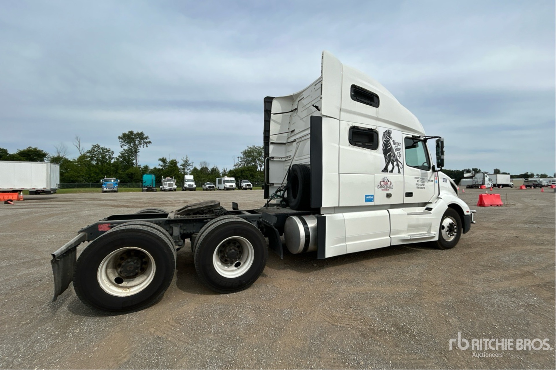 General Appearance with Picture, Right Rear Corner