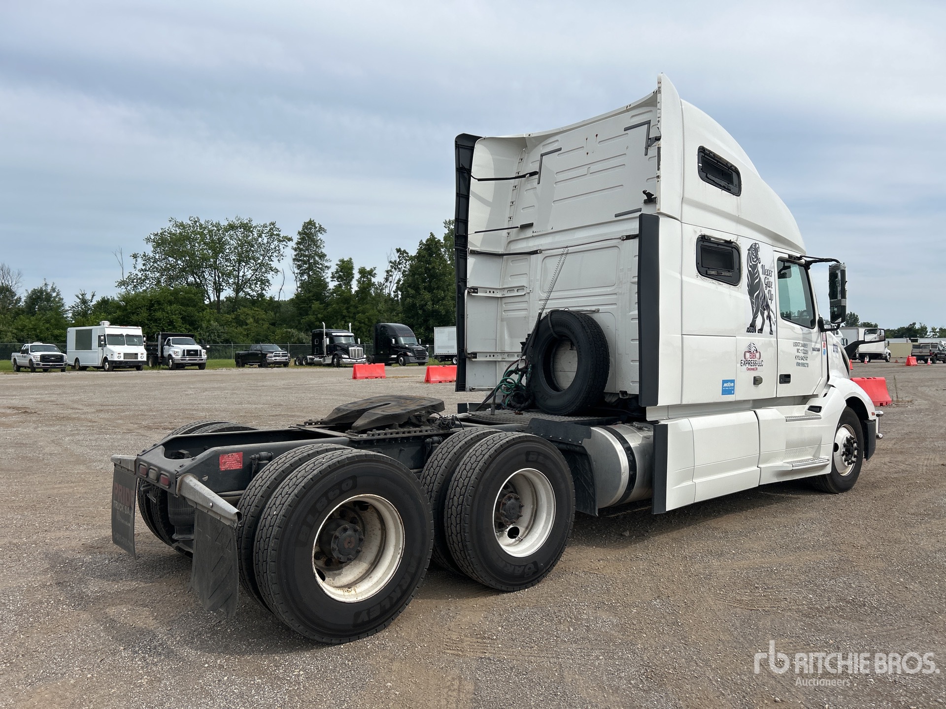 General Appearance with Picture, Right Rear Corner