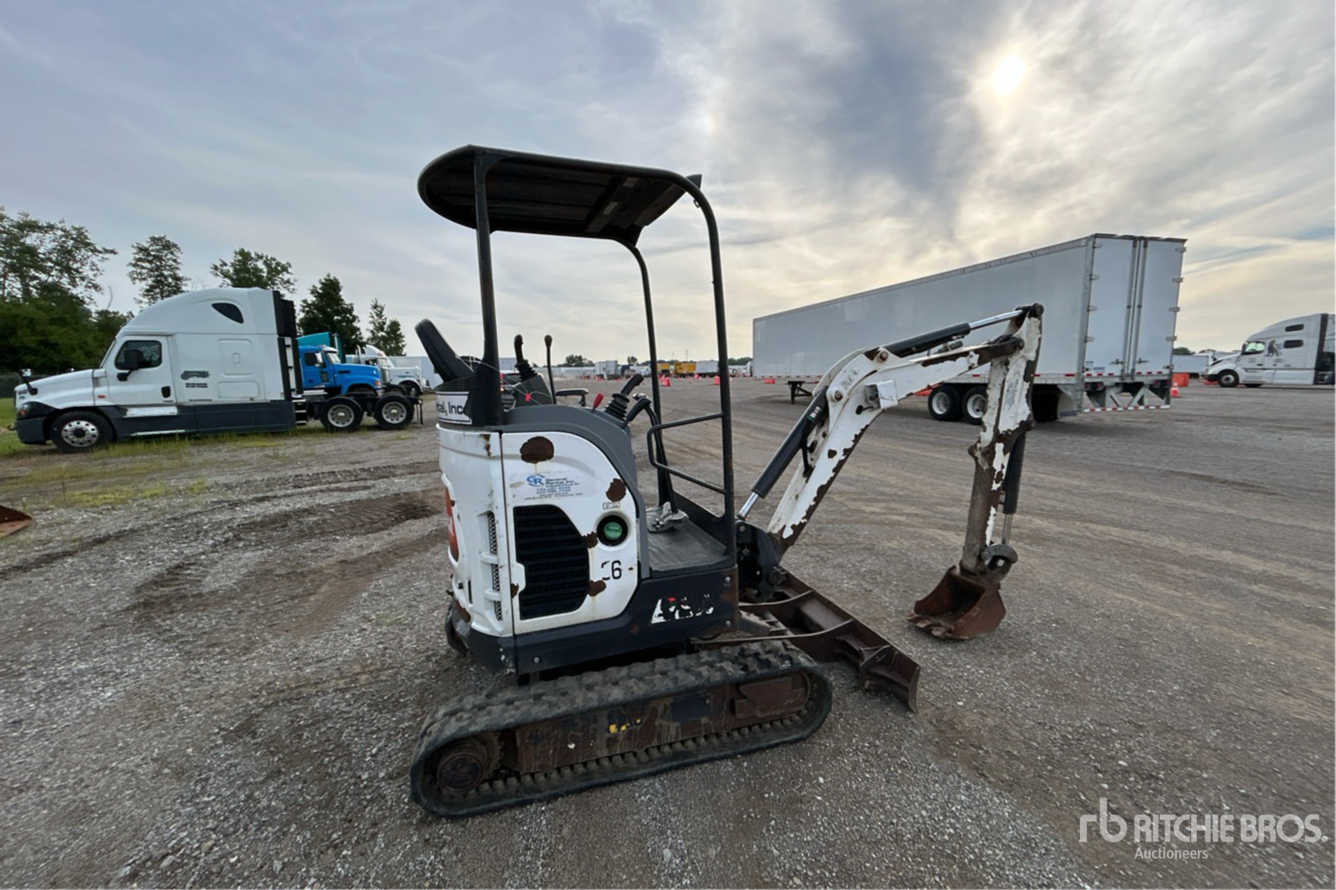 General Appearance with Picture, Right Rear Corner