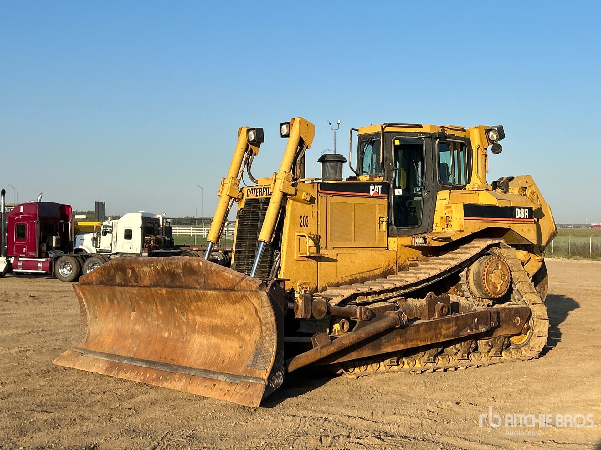 TOPADOR FRONTAL 2004 CATERPILLAR D8R