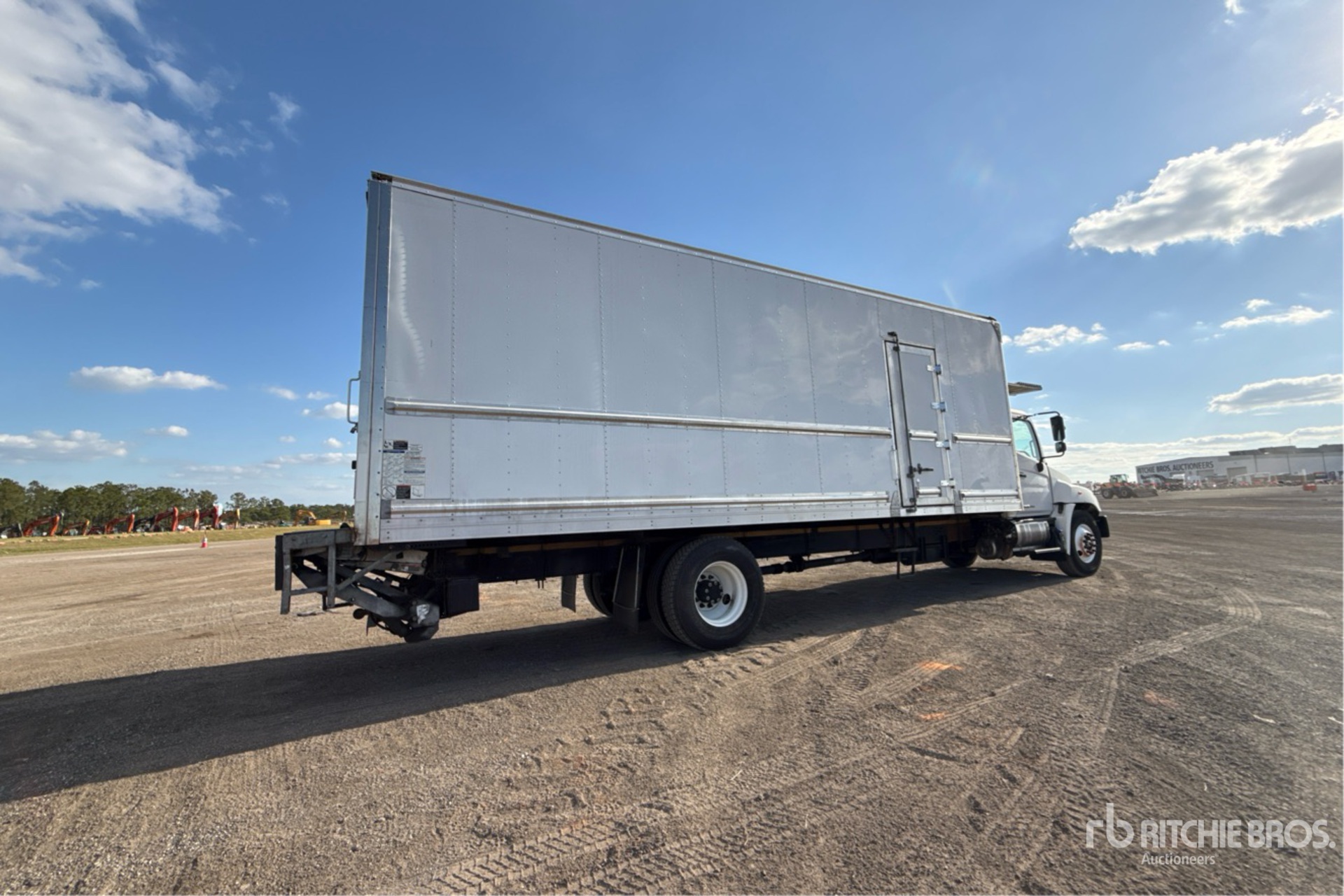 General Appearance with Imagen: esquina trasera derecha