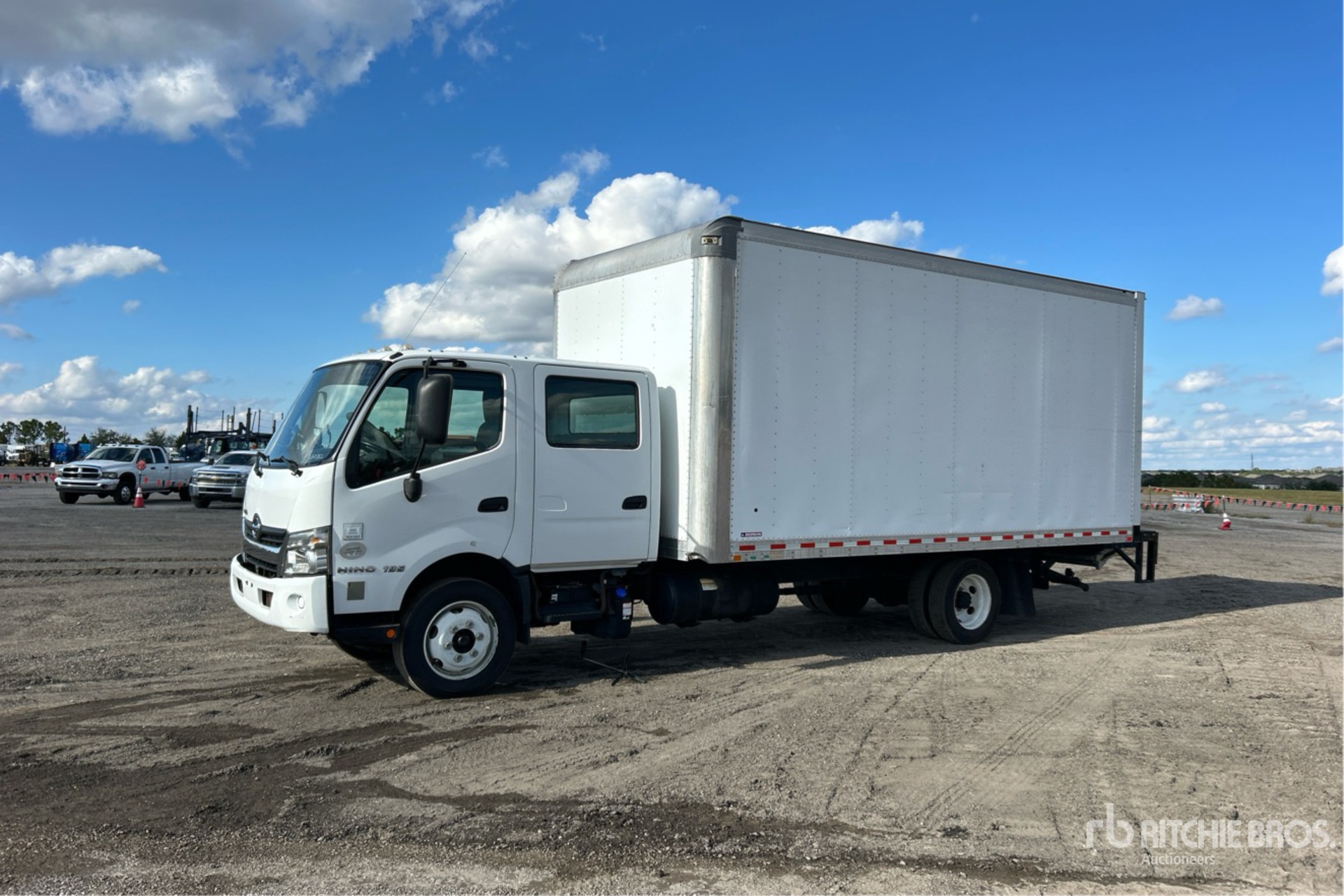 Aspect général with Image, coin avant gauche