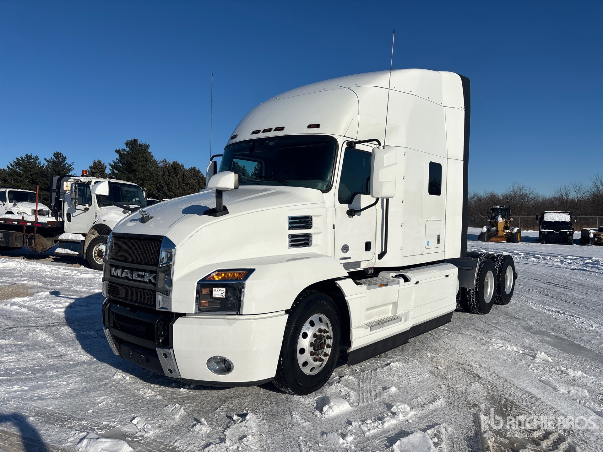 General Appearance with Foto, angolo anteriore sinistro