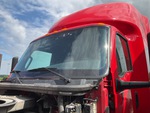 NN805626 - 2022 International LT625: Glass