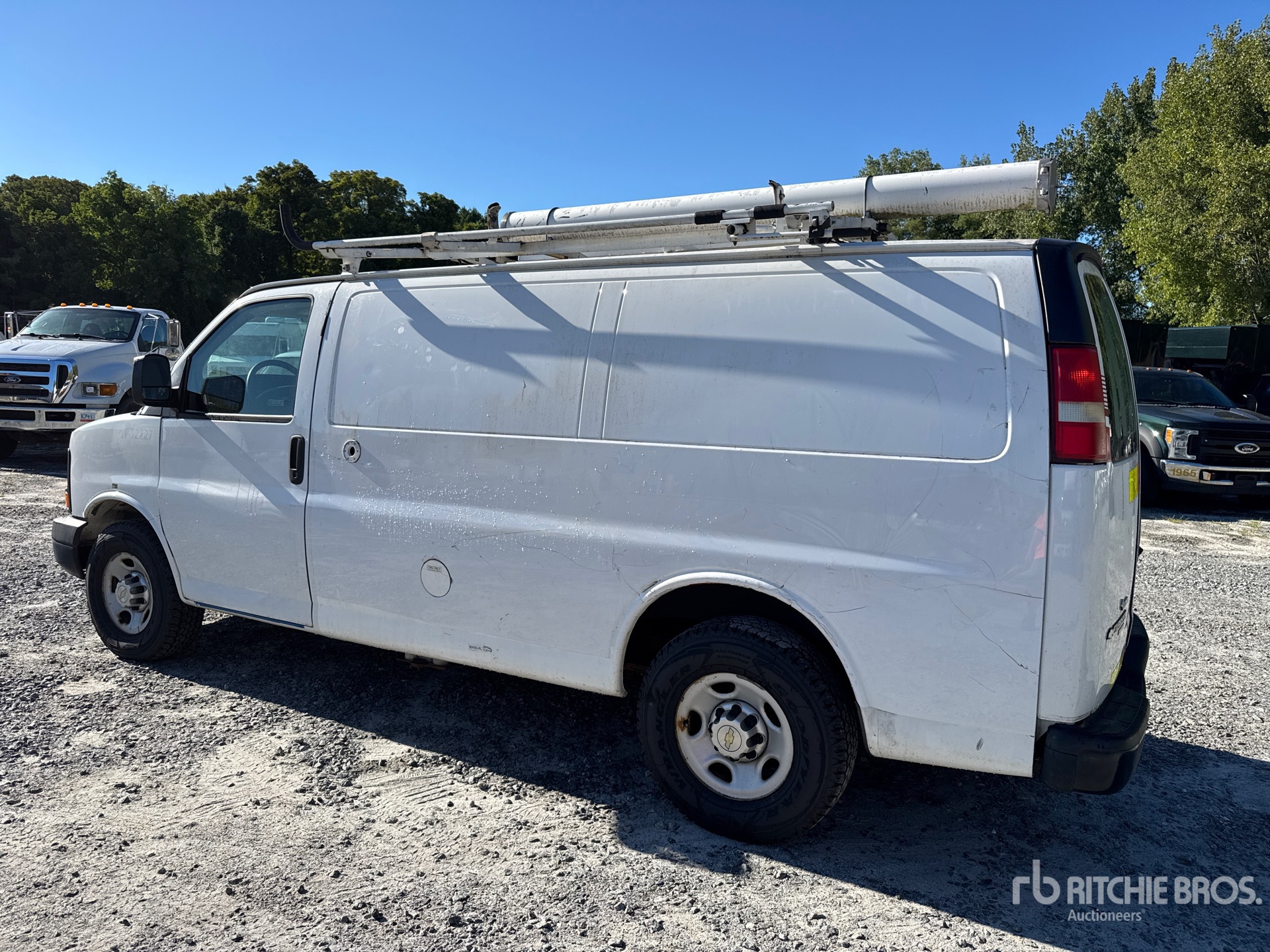 General Appearance with Picture, Left Rear Corner