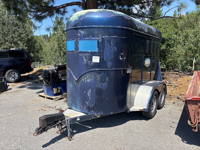1994 Miley 10 ft T/A Horse Trailer