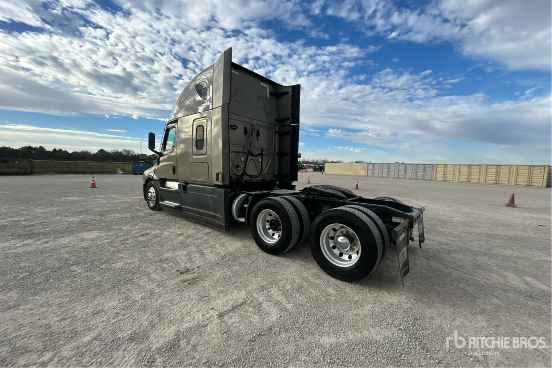 General Appearance with Imagen: esquina trasera izquierda