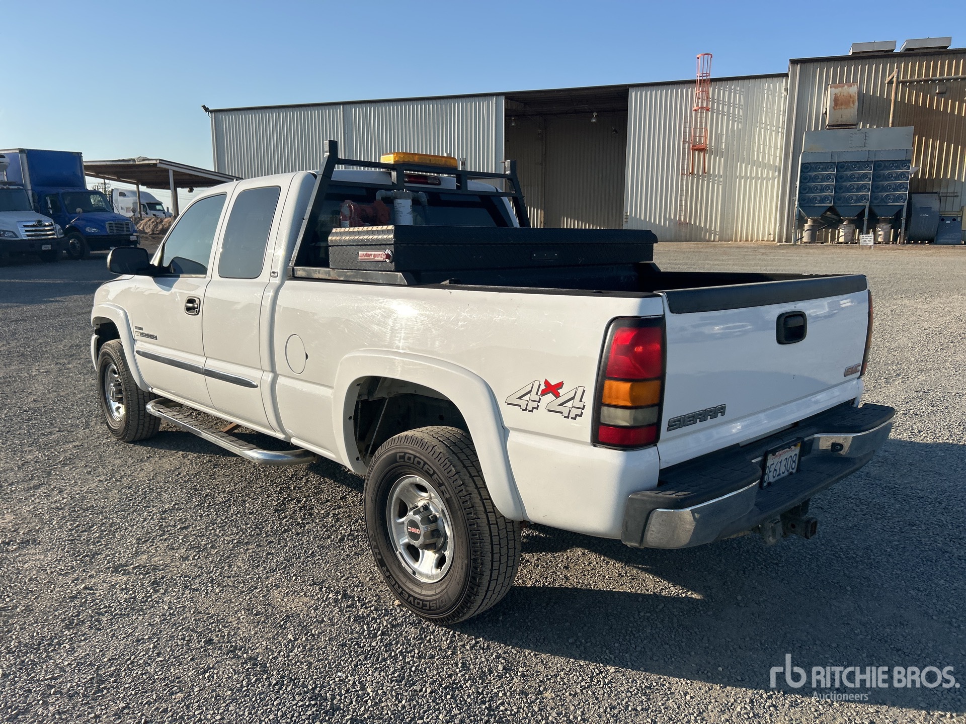 General Appearance with Picture, Left Rear Corner