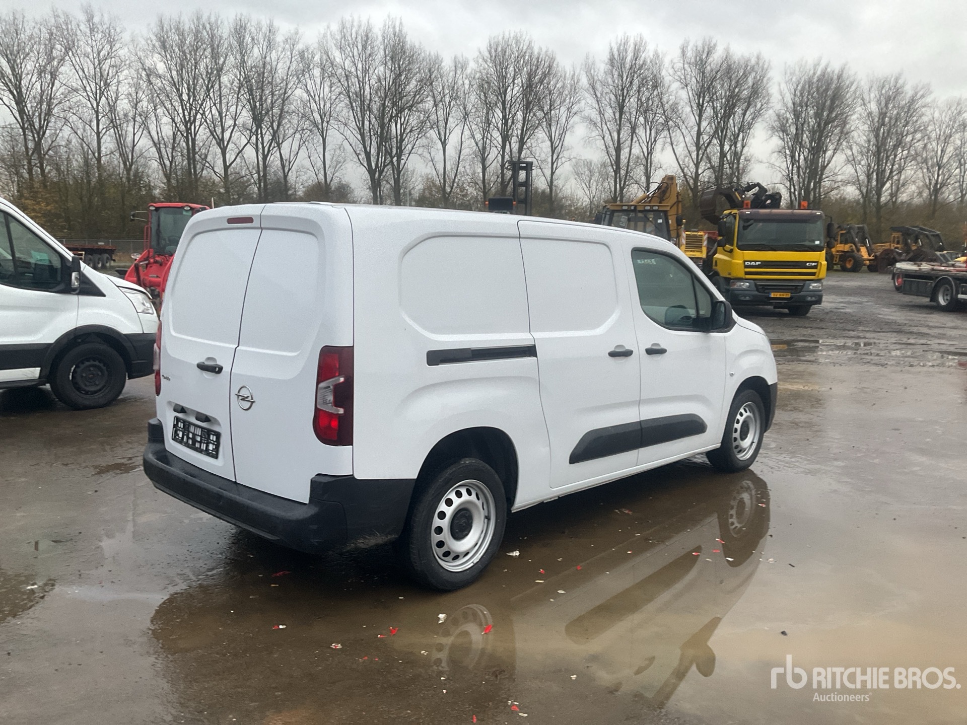 Aspect général with Image, coin arrière droit