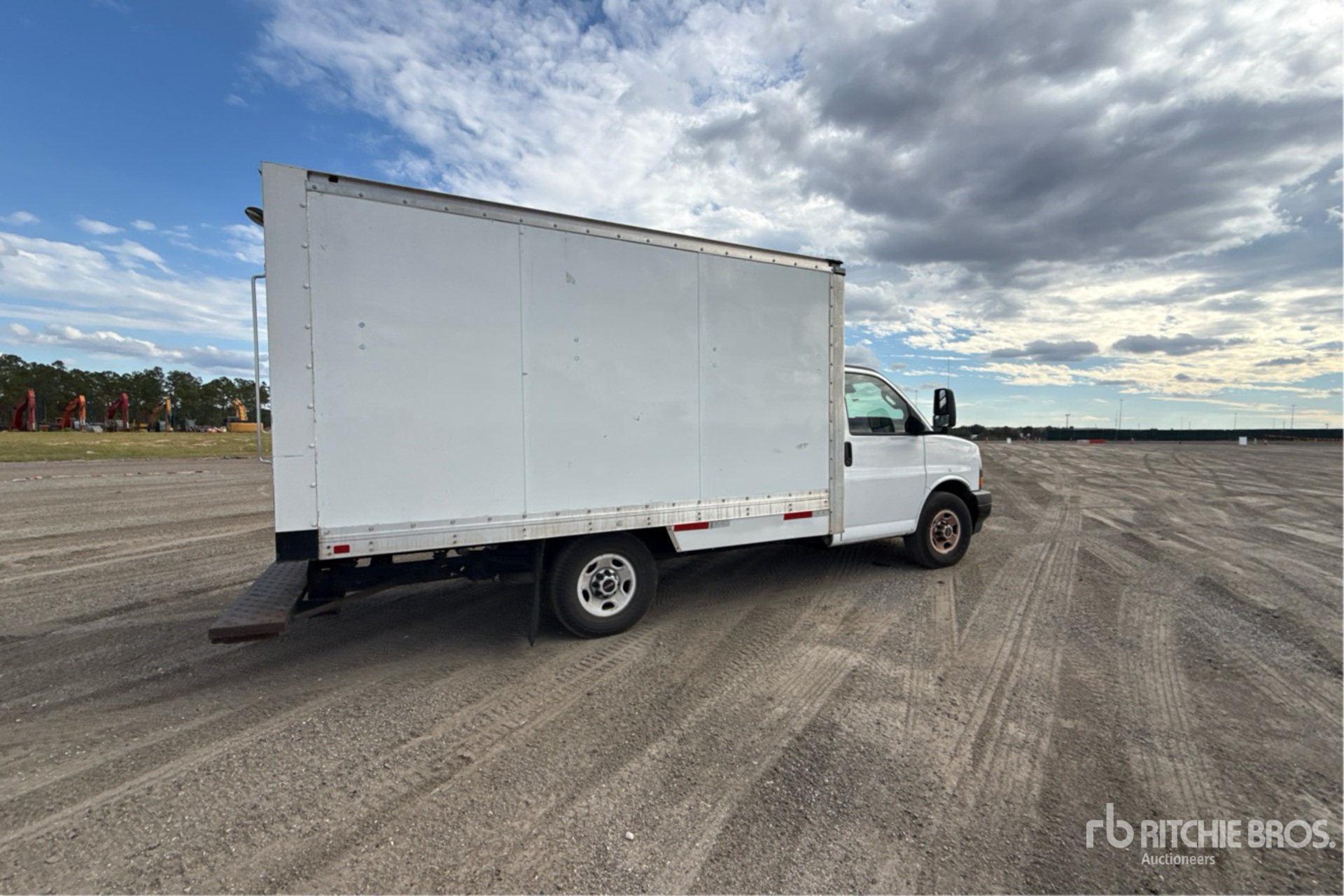 General Appearance with Imagen: esquina trasera derecha