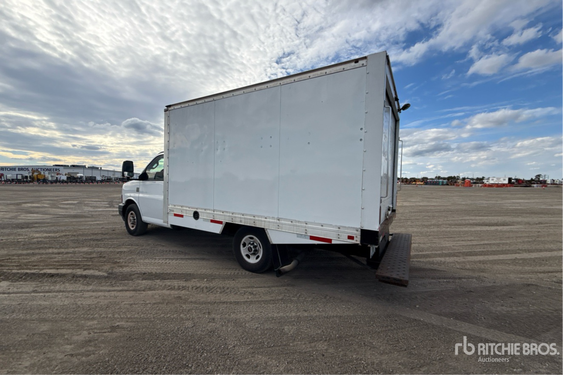 General Appearance with Imagen: esquina trasera izquierda