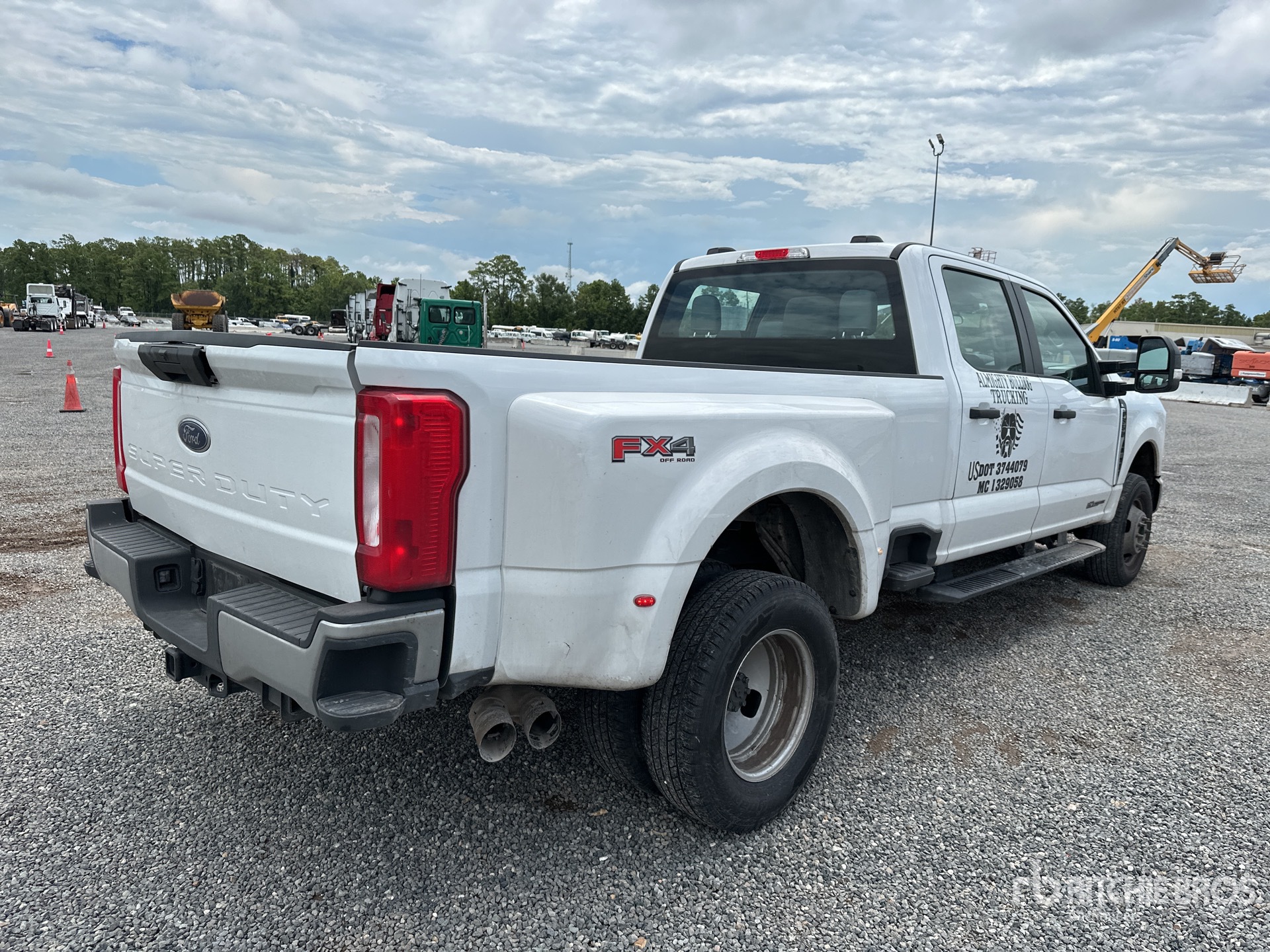 General Appearance with Picture, Right Rear Corner