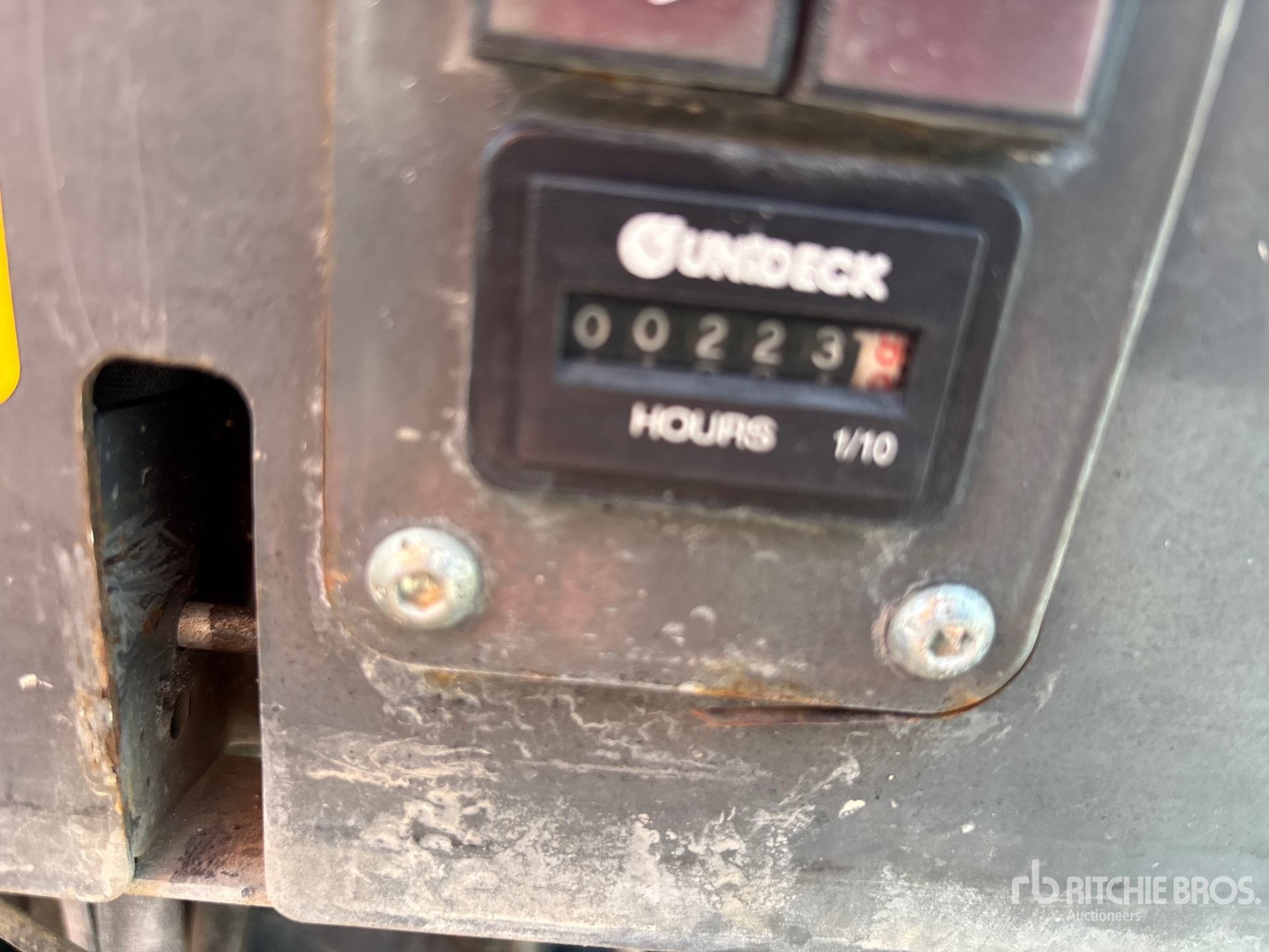 General Appearance with Hour Meter / Odometer