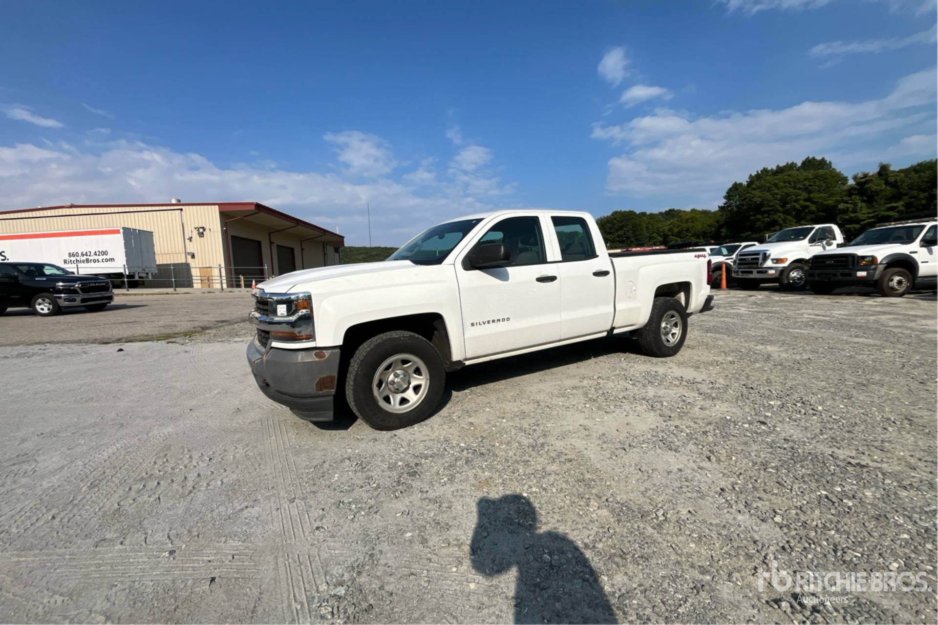 General Appearance with Picture, Left Front Corner